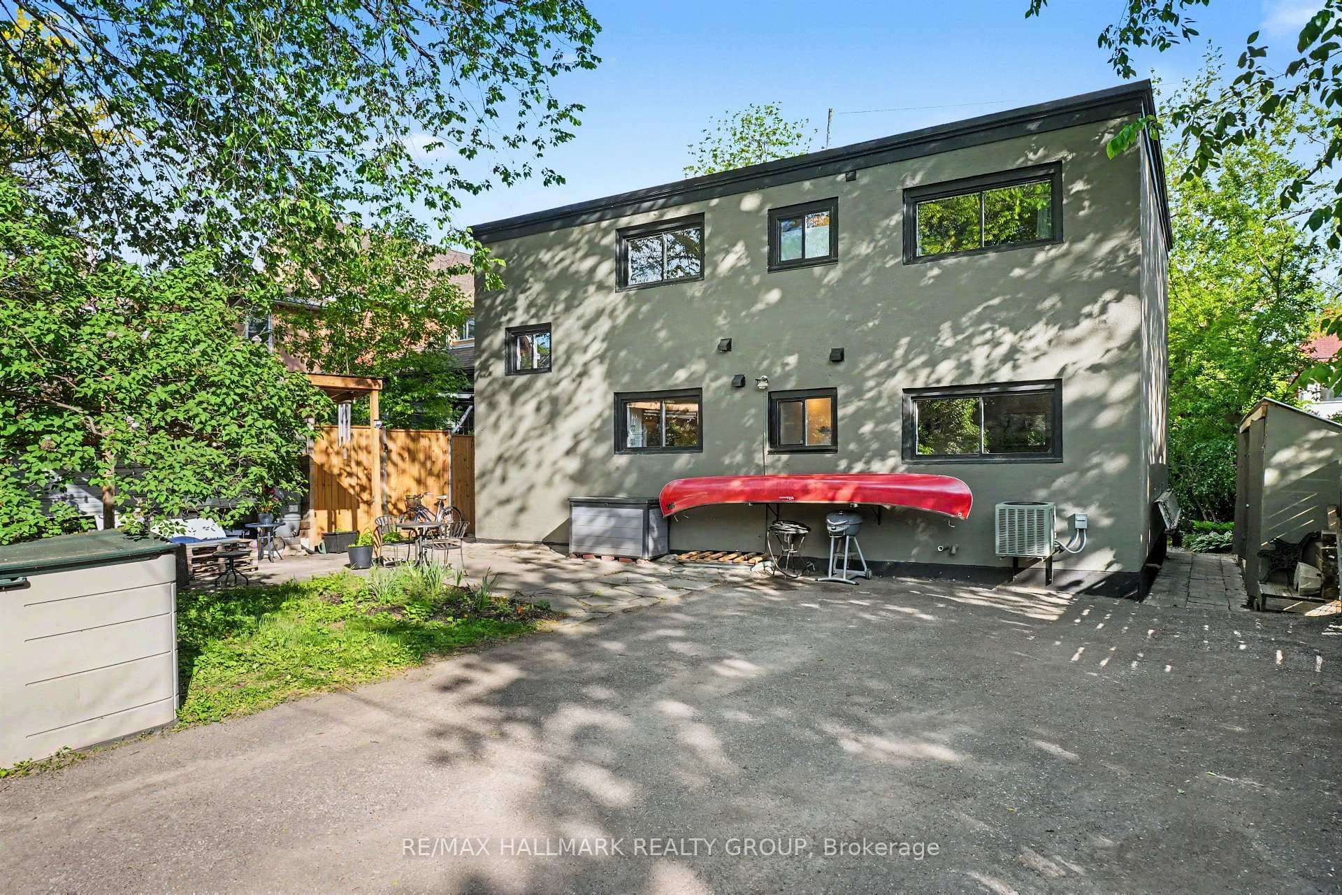 371 Sunnyside Avenue photo 32
