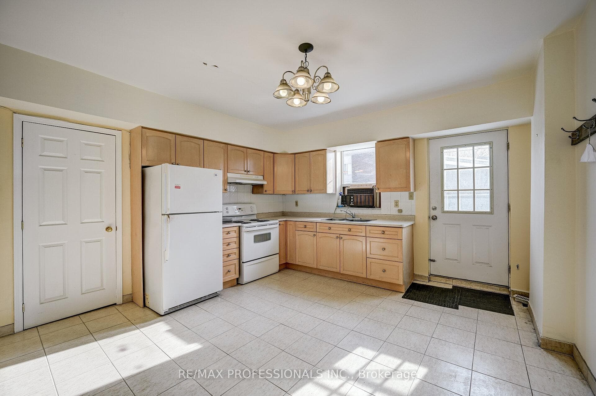 Eat-In Kitchen with Walk-Out to Back Deck