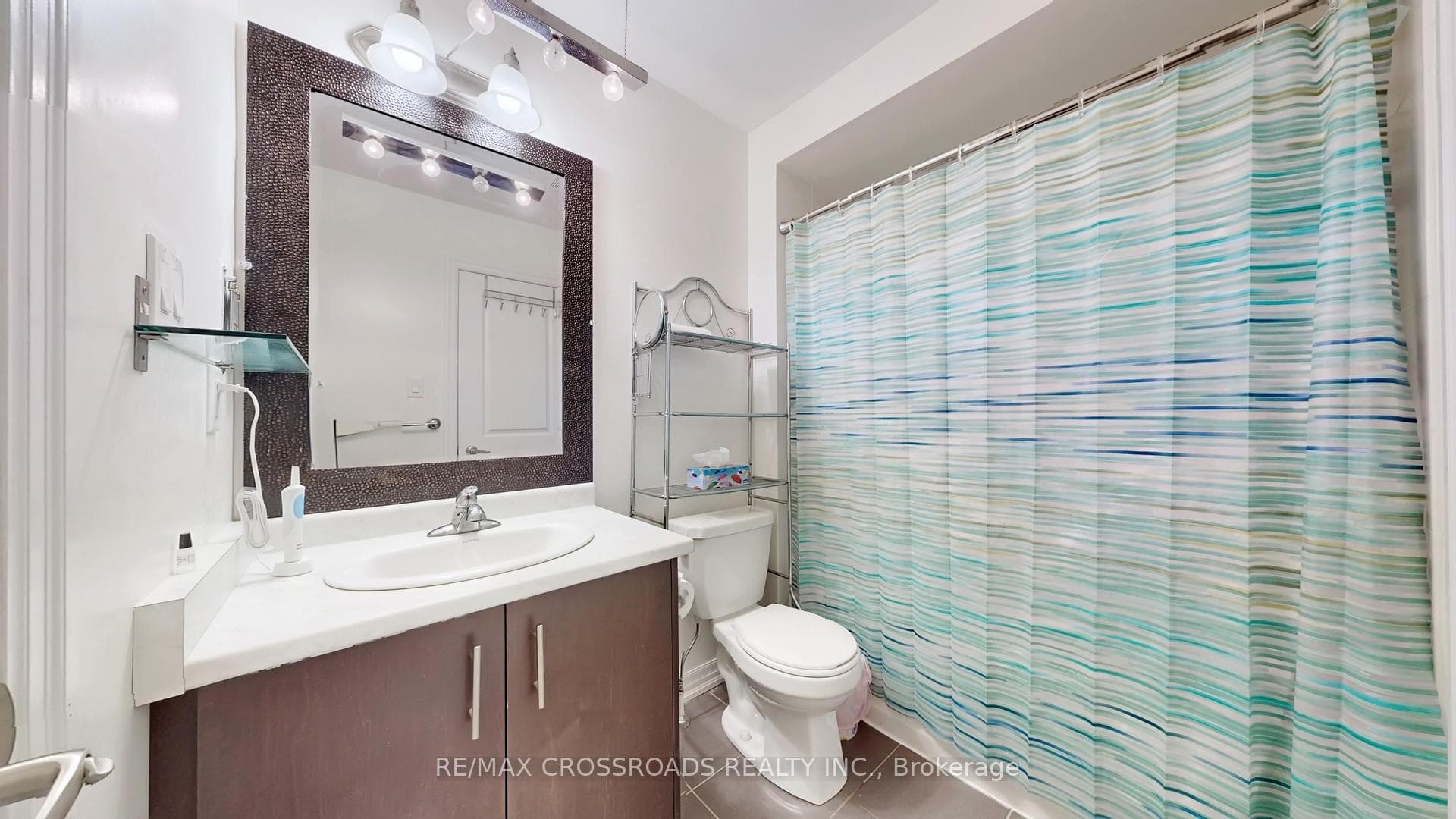 56 Dominion Crescent photo 39