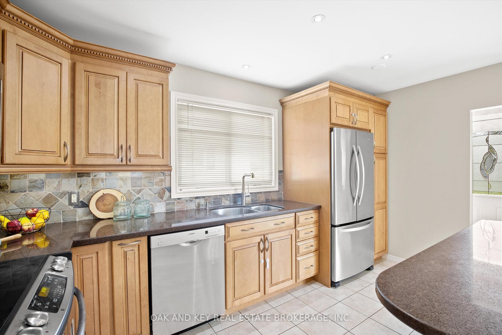 40 Woodhouse Crescent photo 12
