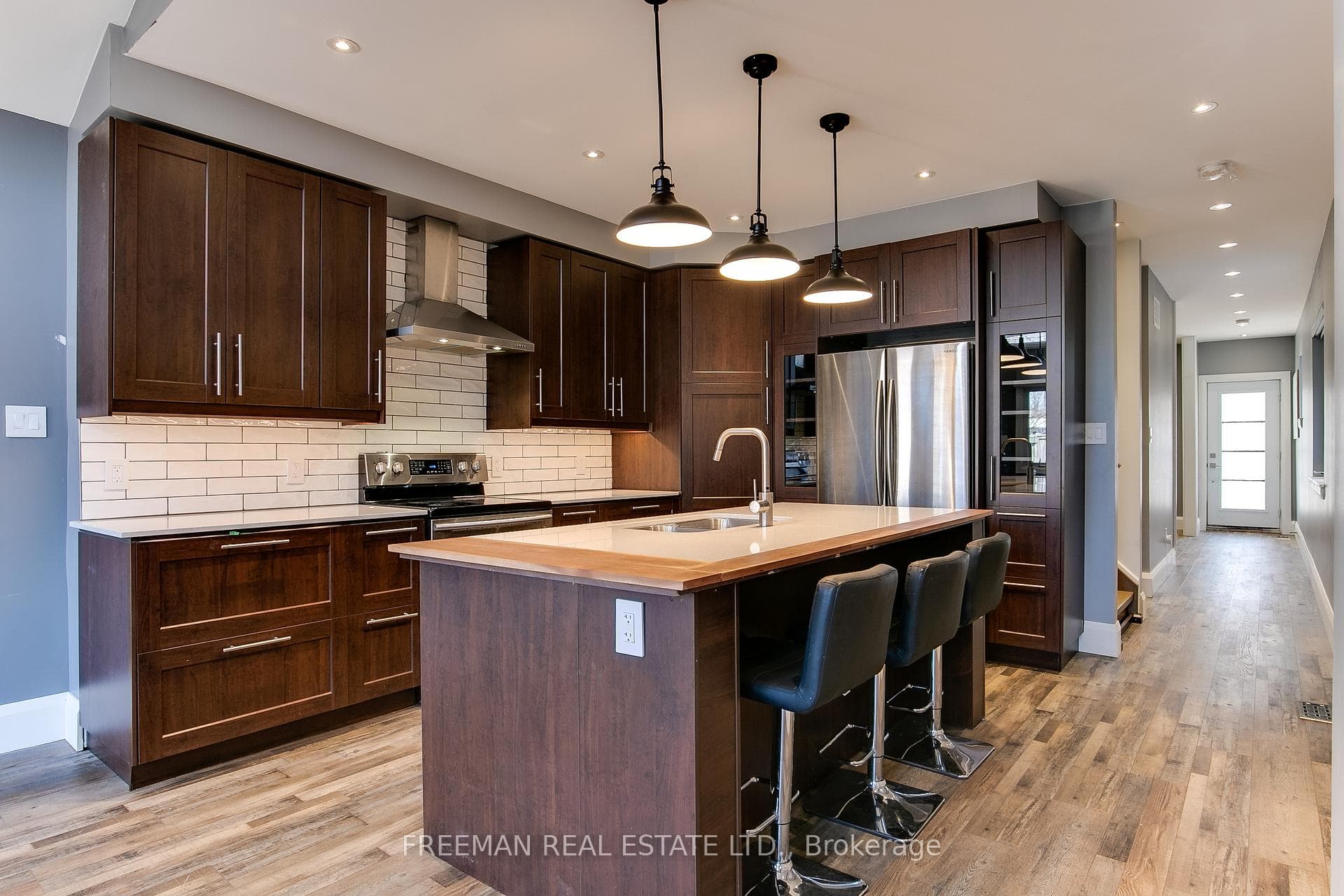 50 Lamb Avenue photo 8