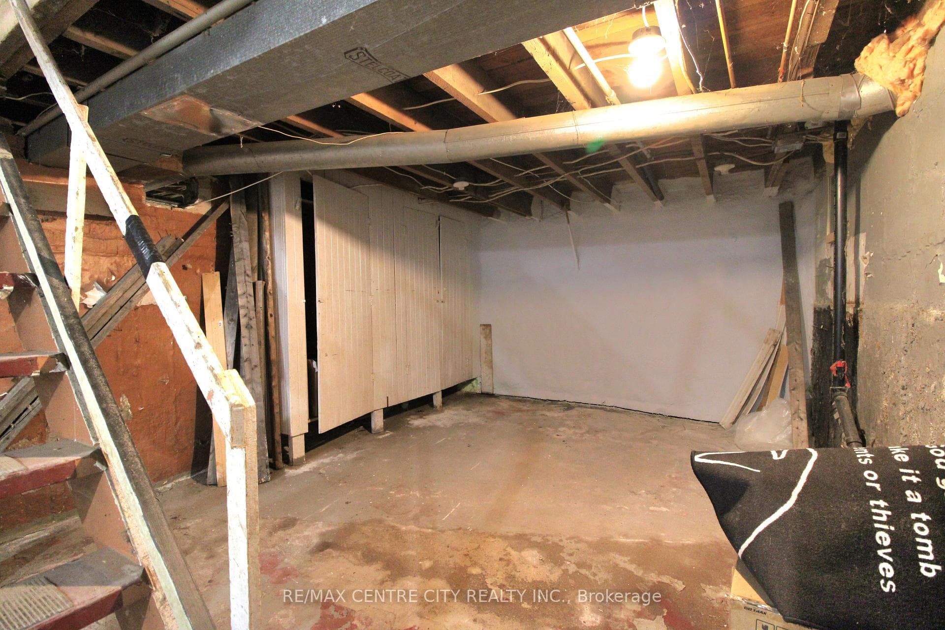 28 Maple Street photo 26