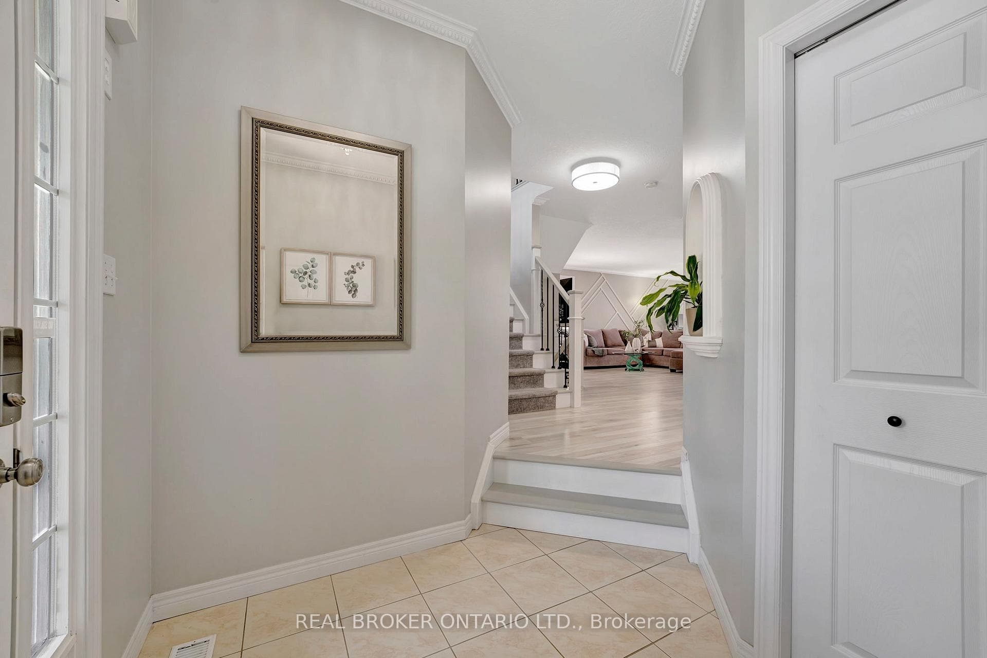35 Dubrick Crescent photo 5