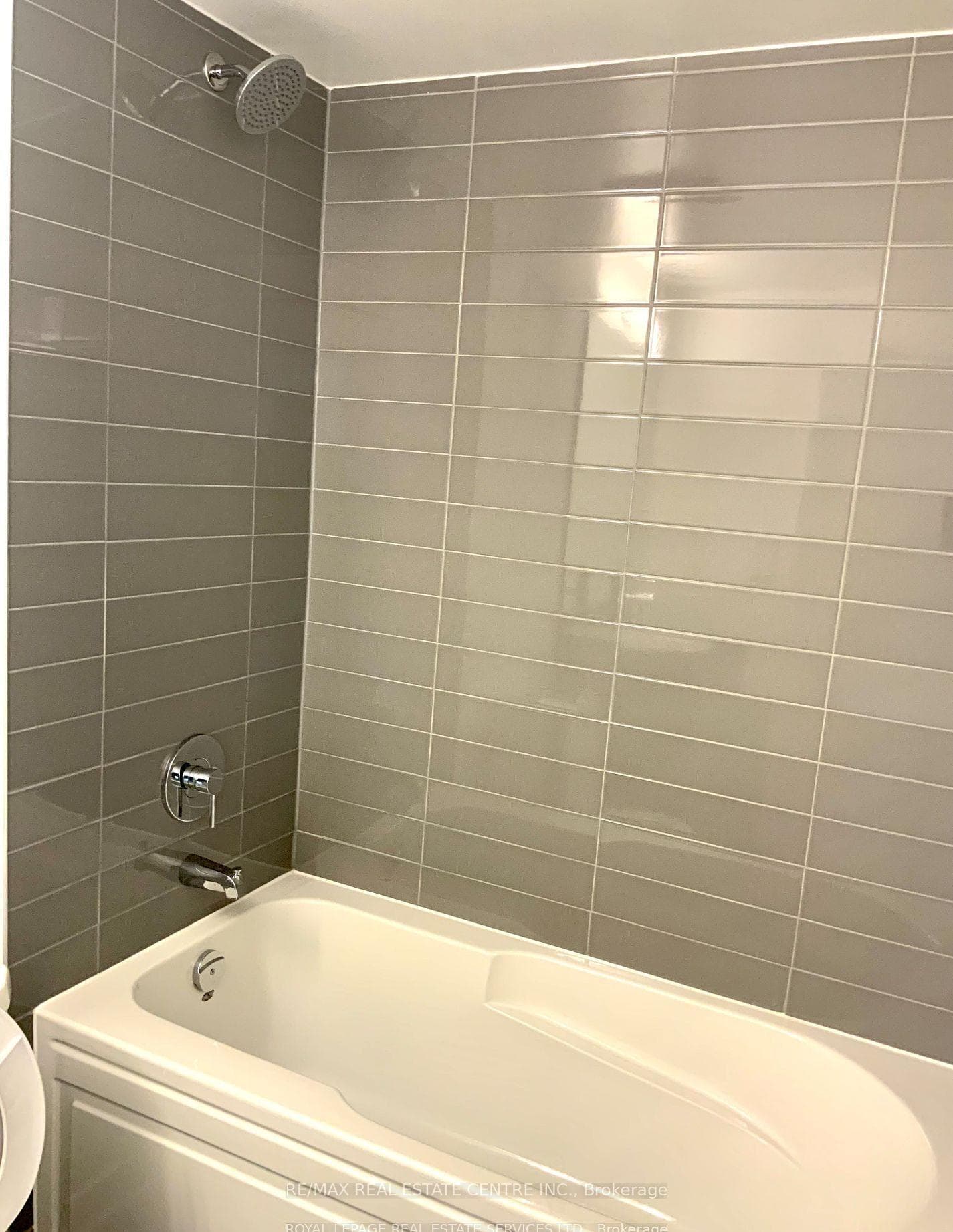 3200 Dakota Common N/A Unit 213 photo 8