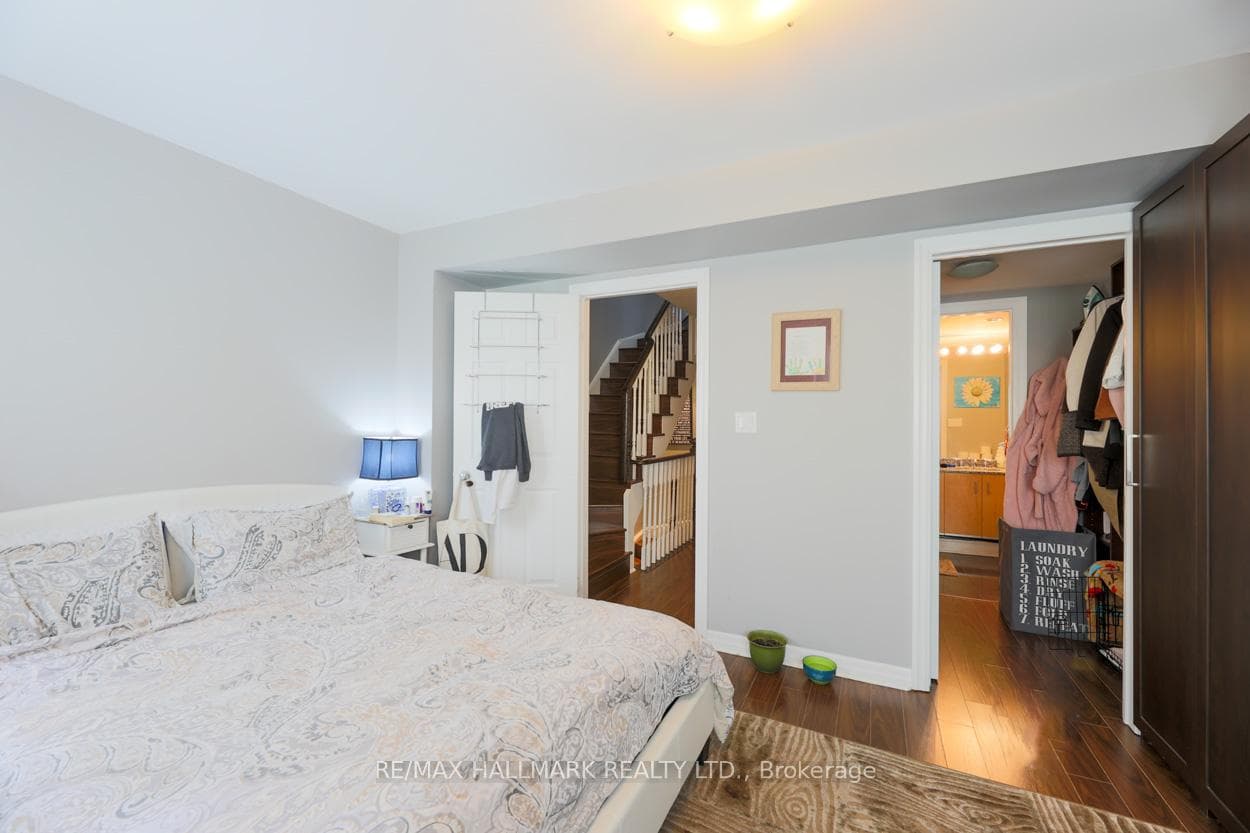 6 Wellesley Place Unit 2 photo 12