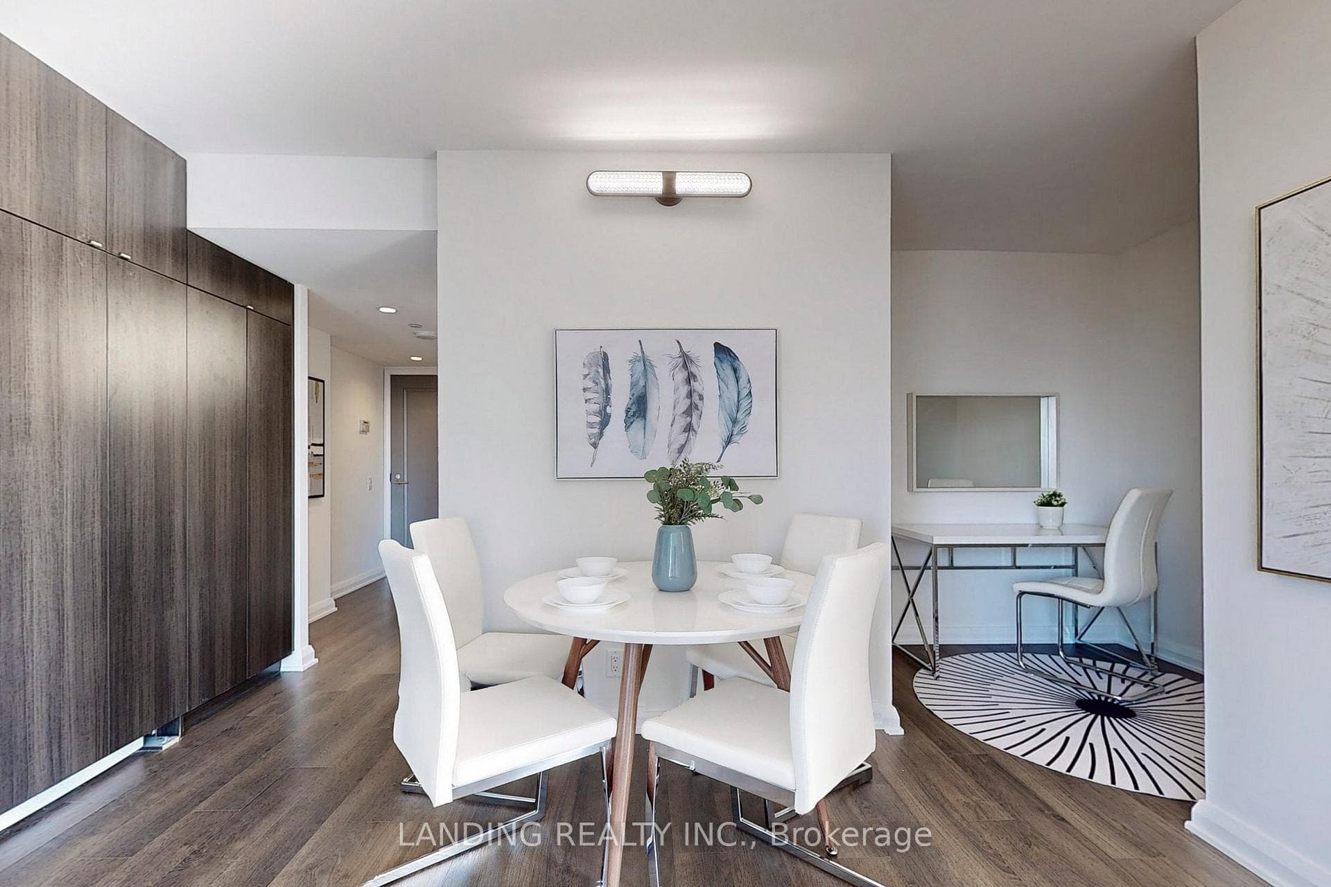 155 Yorkville Avenue Unit 2014 photo 4