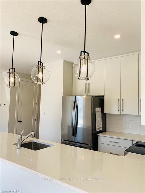 175 DOAN Drive Unit 113 photo 13