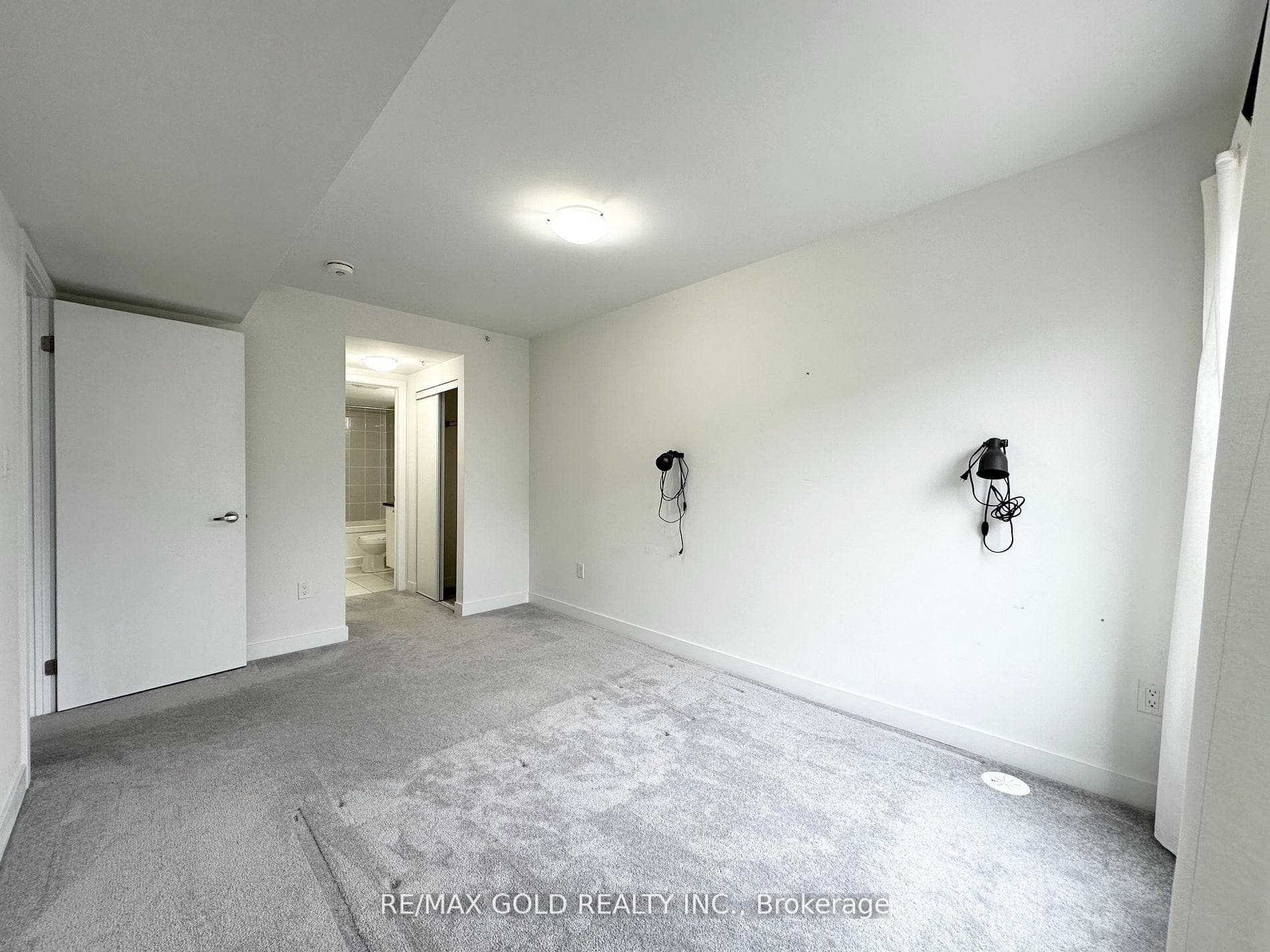 1555 Kingston Road Unit 322 photo 15