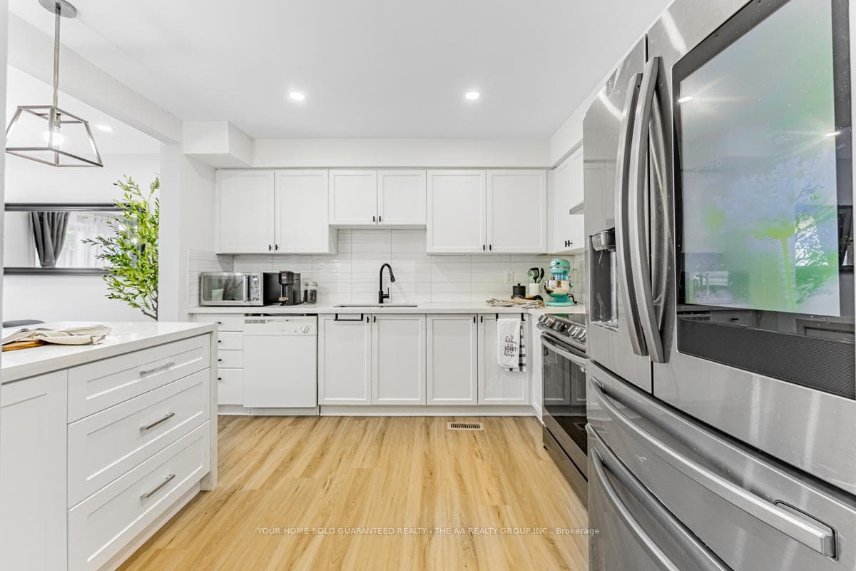 1596 Green Road photo 6