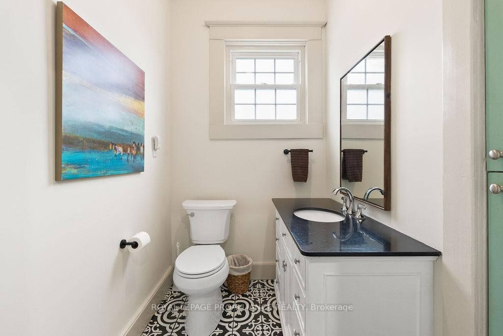 92 St. Lawrence Street photo 20