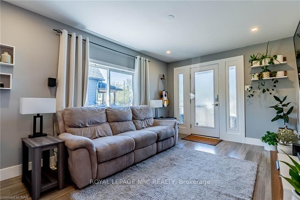 55 WELLINGTON Street photo 4