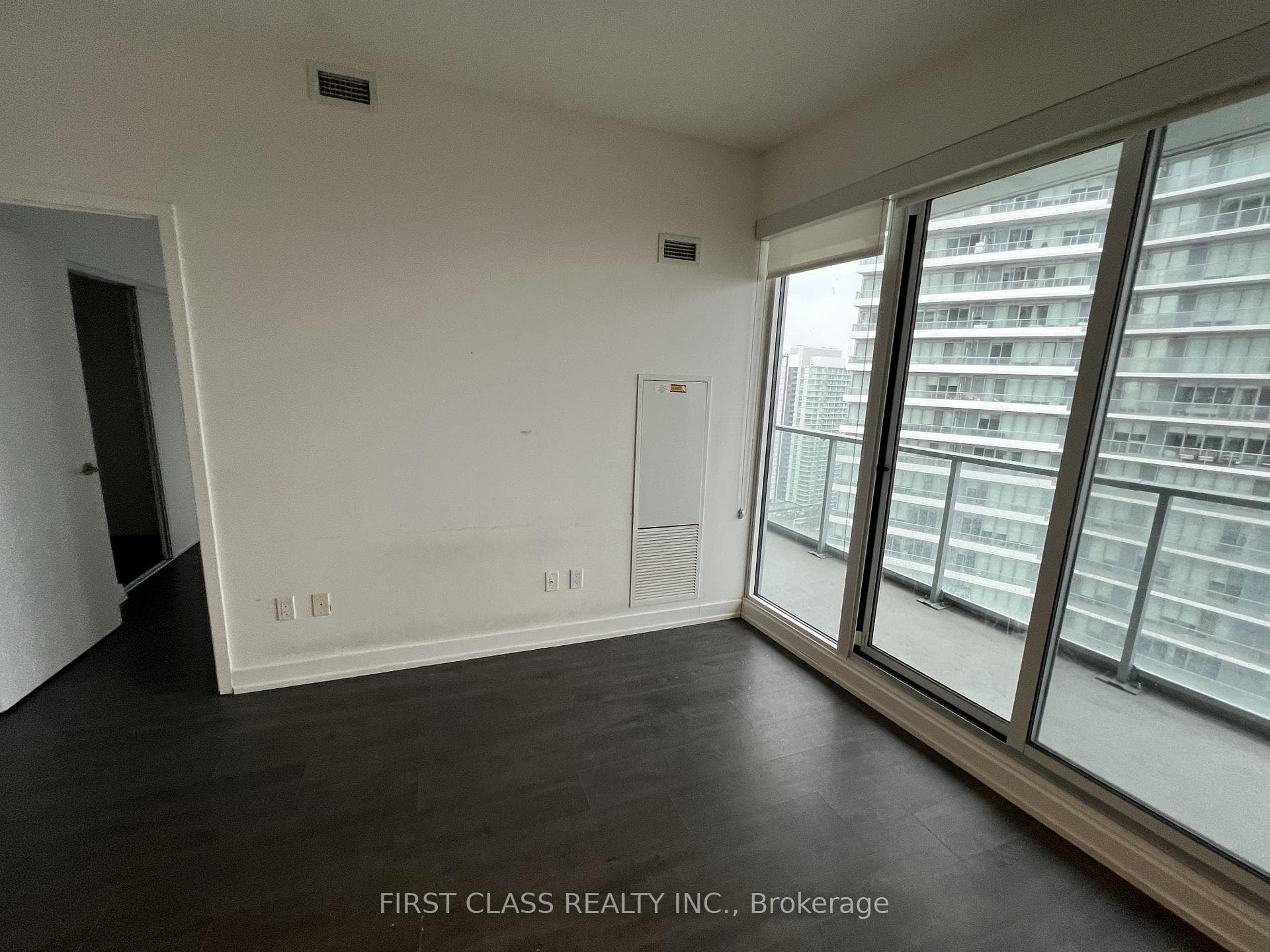 115 Mcmahon Drive Unit 2607 photo 7