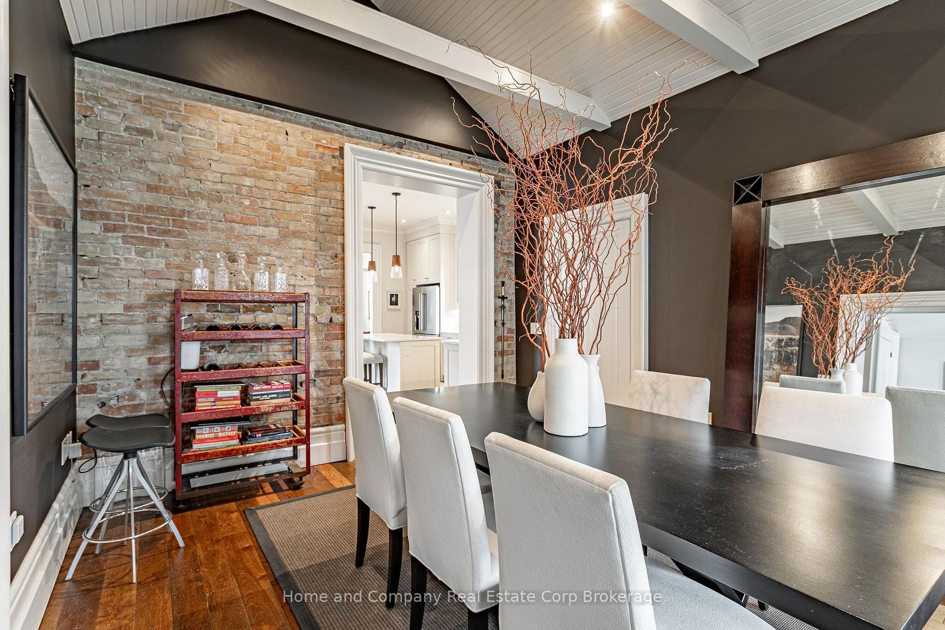 185 ALBERT Street photo 26