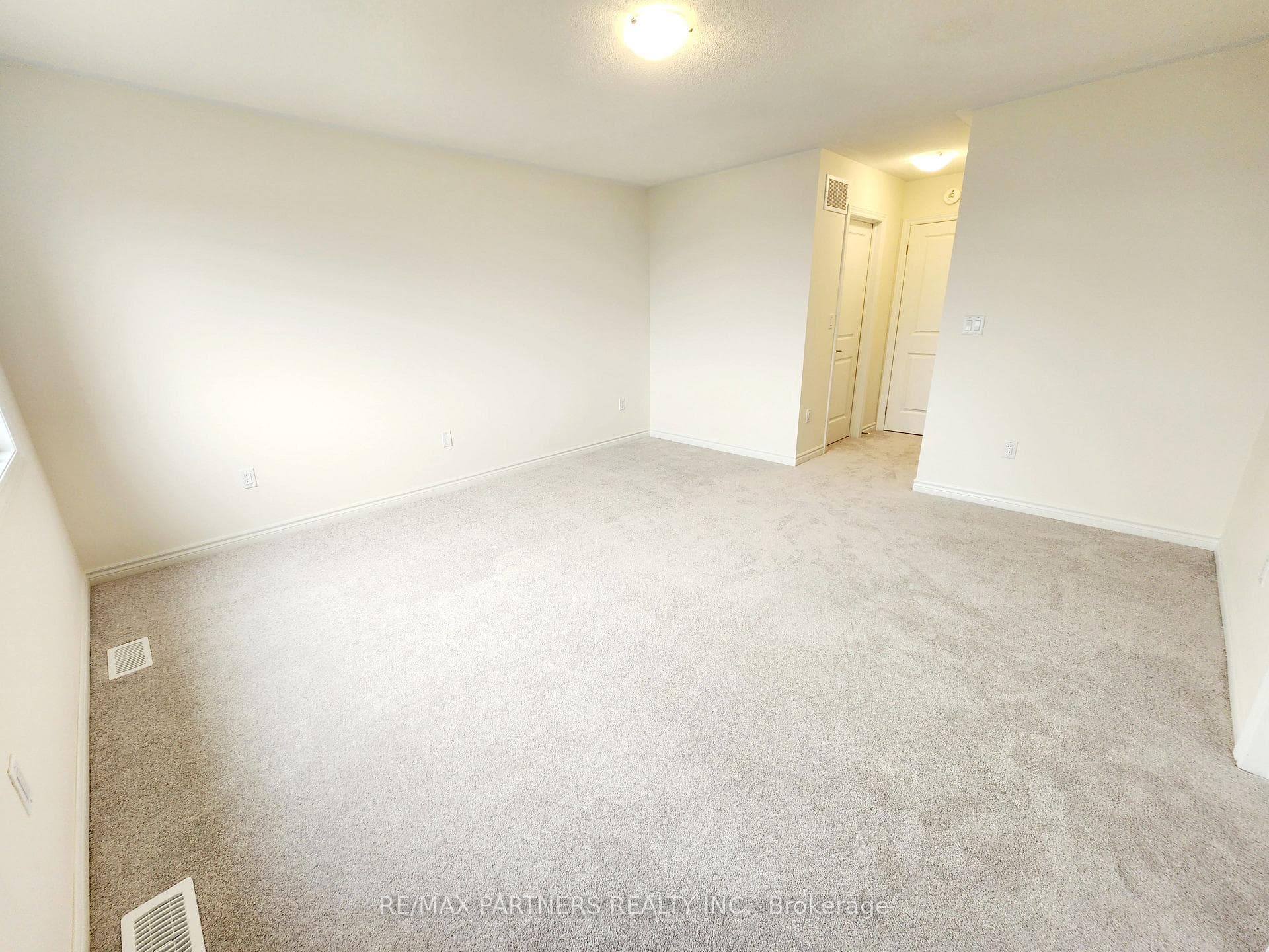 136 Greer Street photo 29