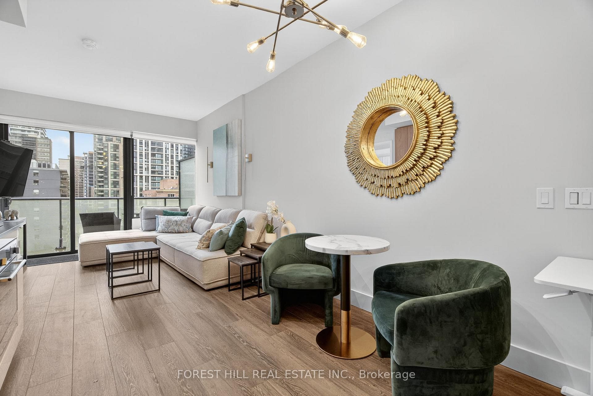161 roehampton Avenue Unit 702 photo 13
