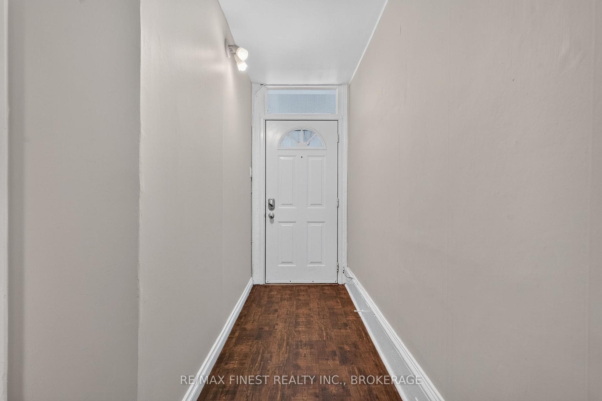 358 Johnson Street photo 4