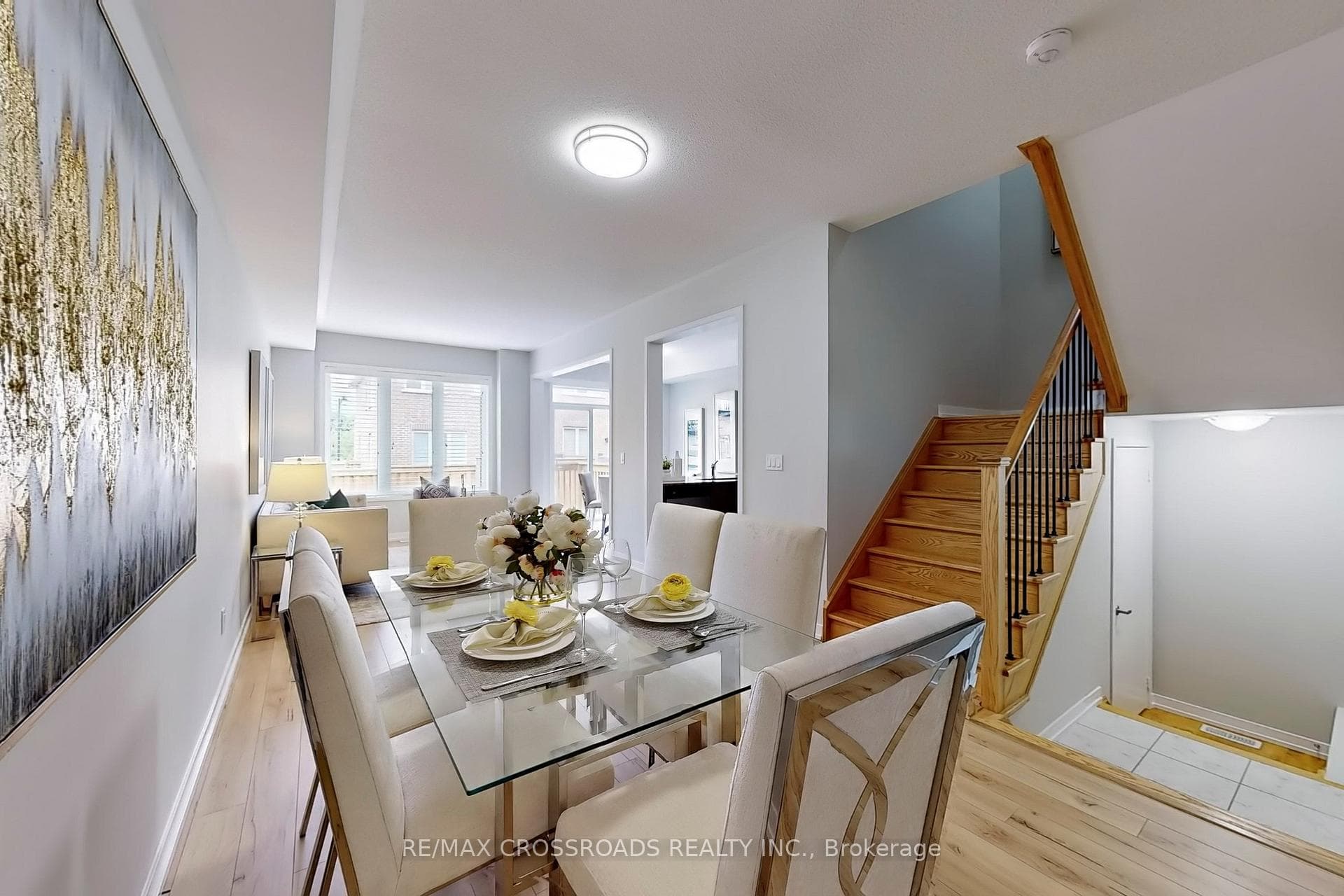 135 Knott End Crescent photo 9