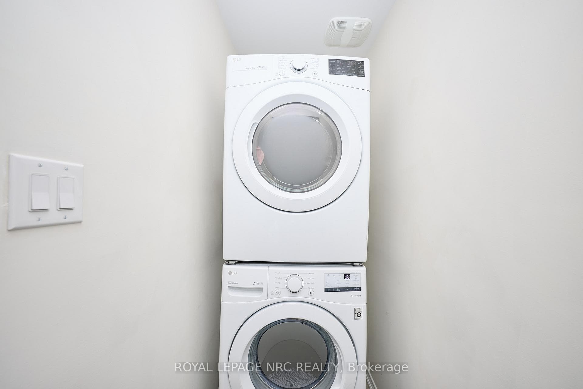 Convenient 2nd floor laundry.