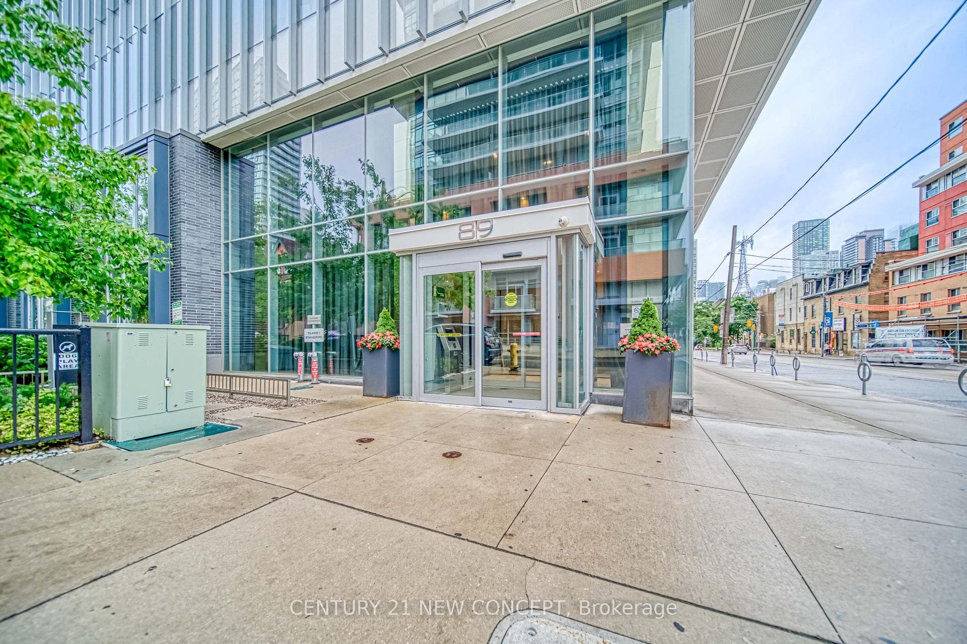 89 Mcgill Street Unit 1804 photo 3