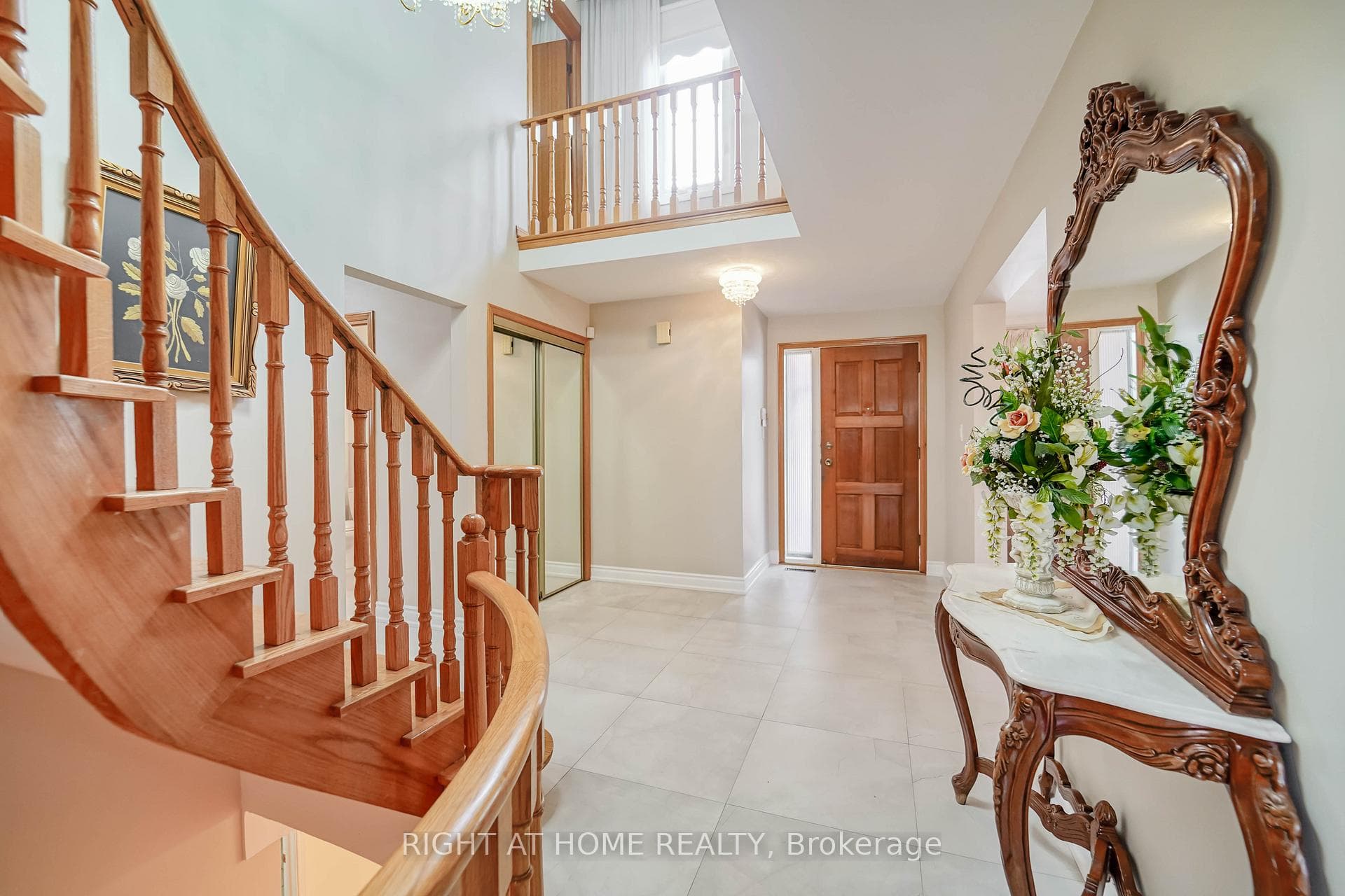 2 Lapworth Crescent photo 4