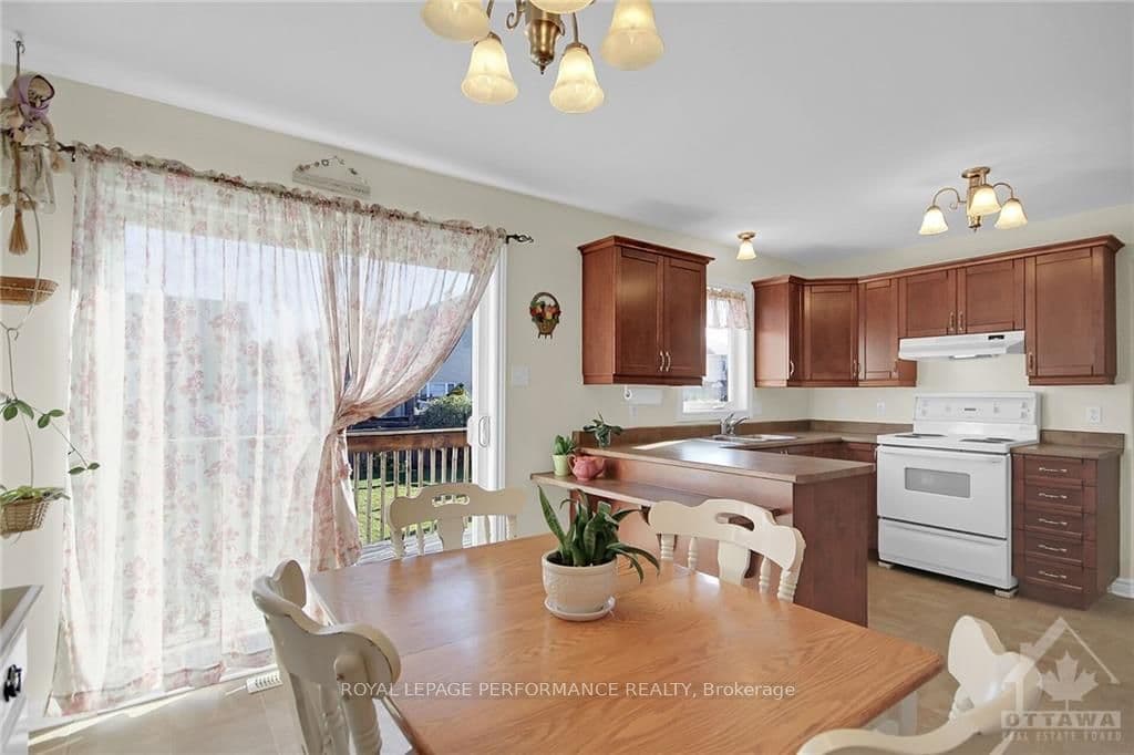76 REMBRANDT Drive photo 11