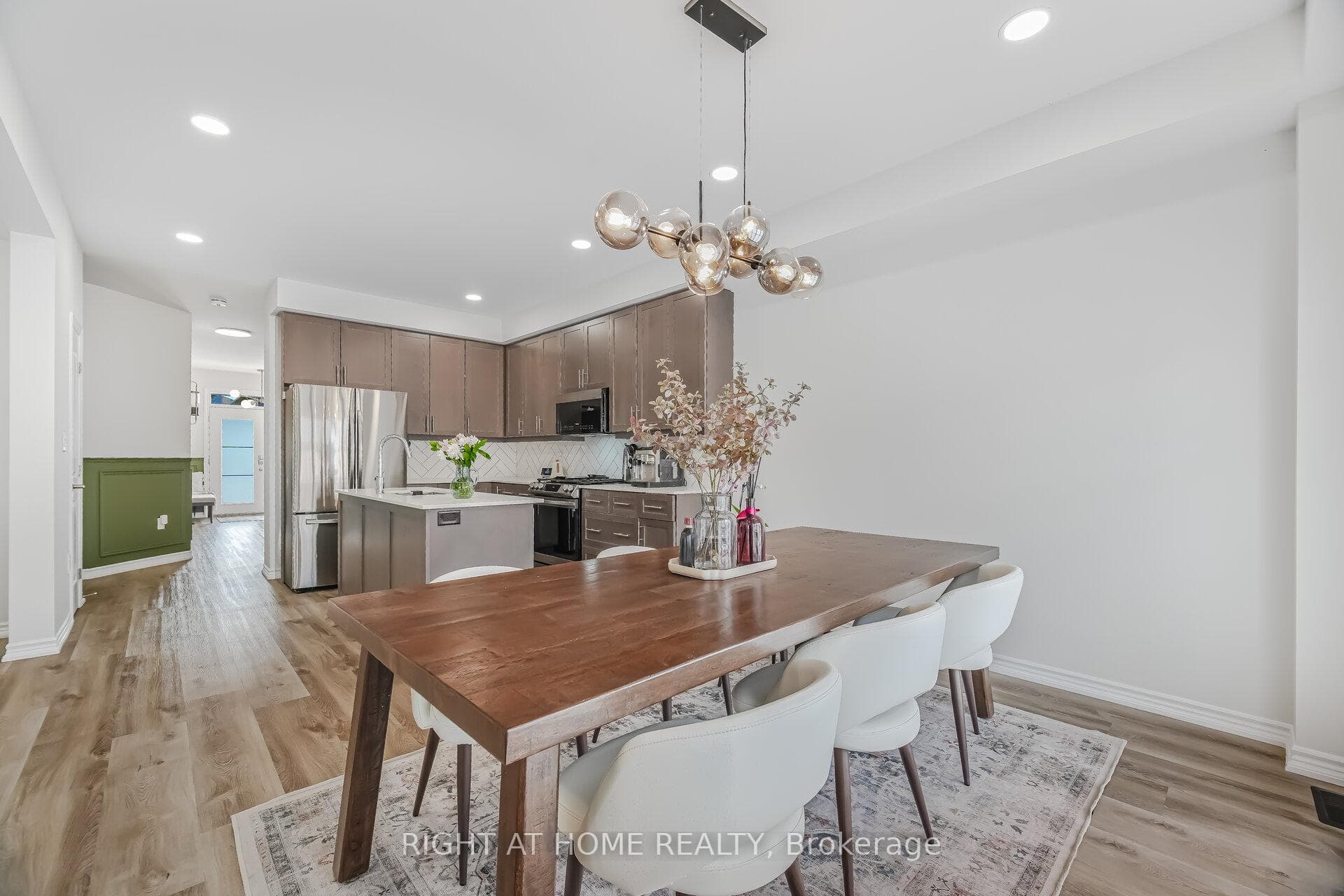 38 Ladd Avenue photo 13