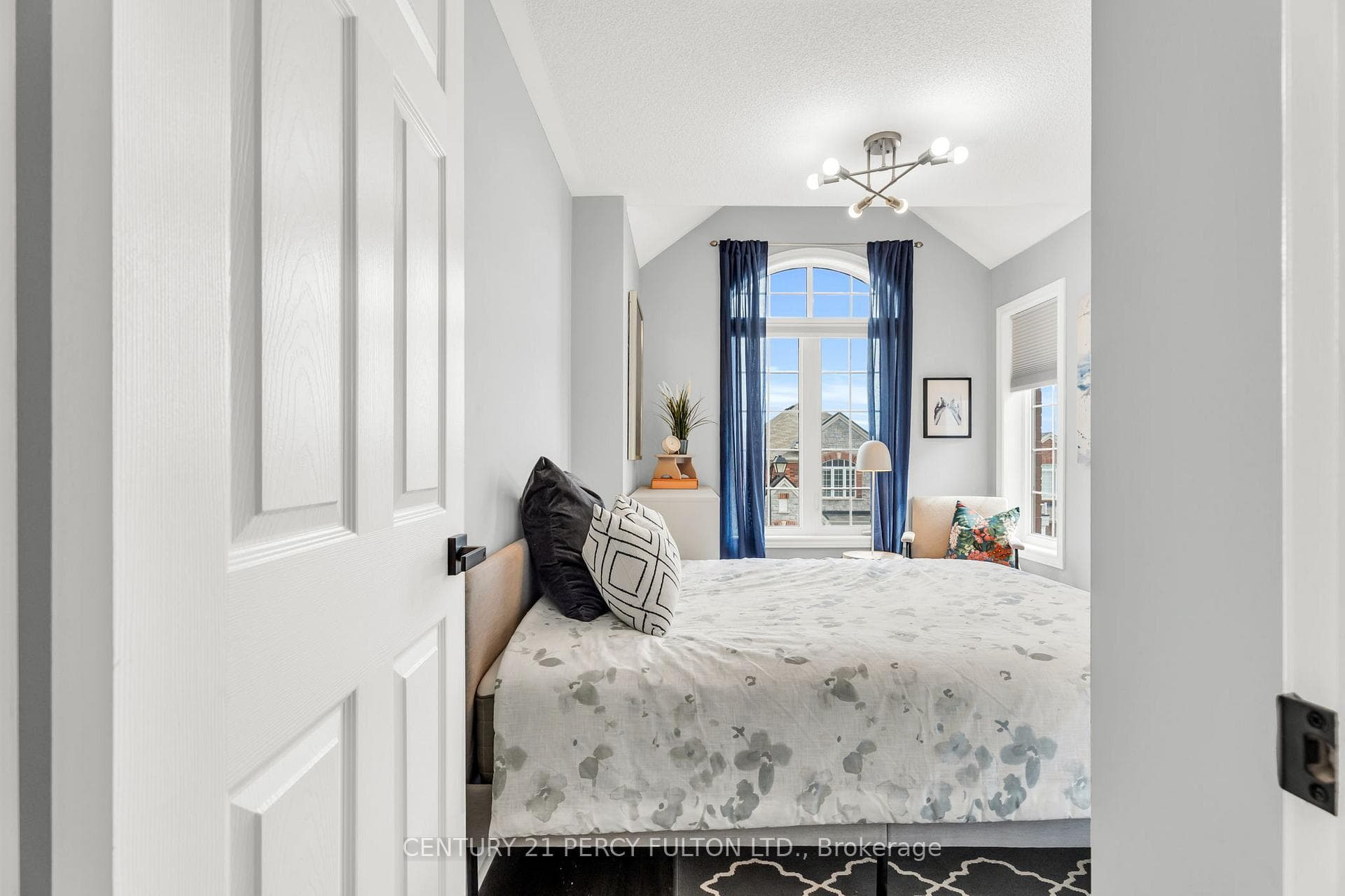 1110 Durno Court photo 38
