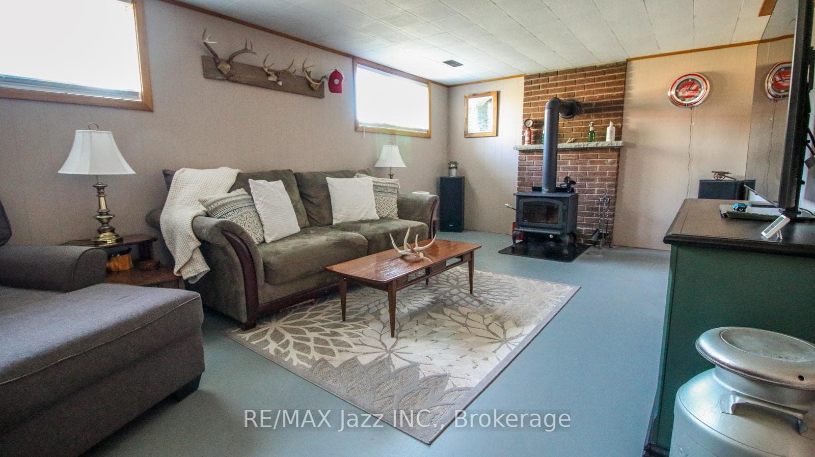 330 Nipigon Street photo 13