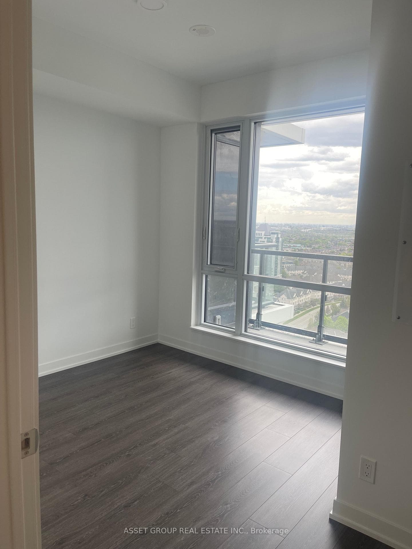 7950 Bathurst Street Unit 2112 photo 8