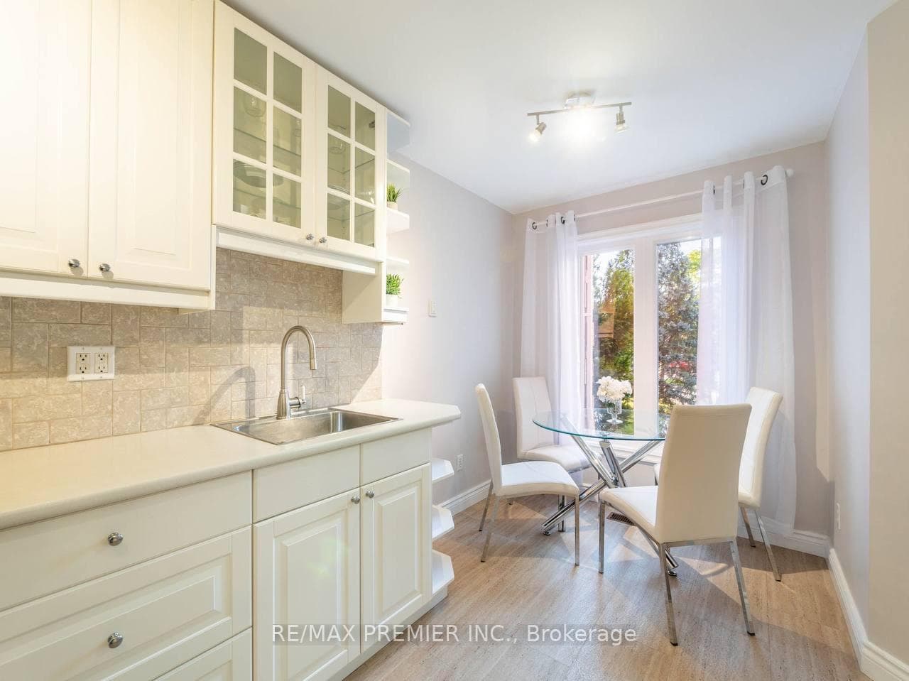 39 Ross Linton Drive photo 10