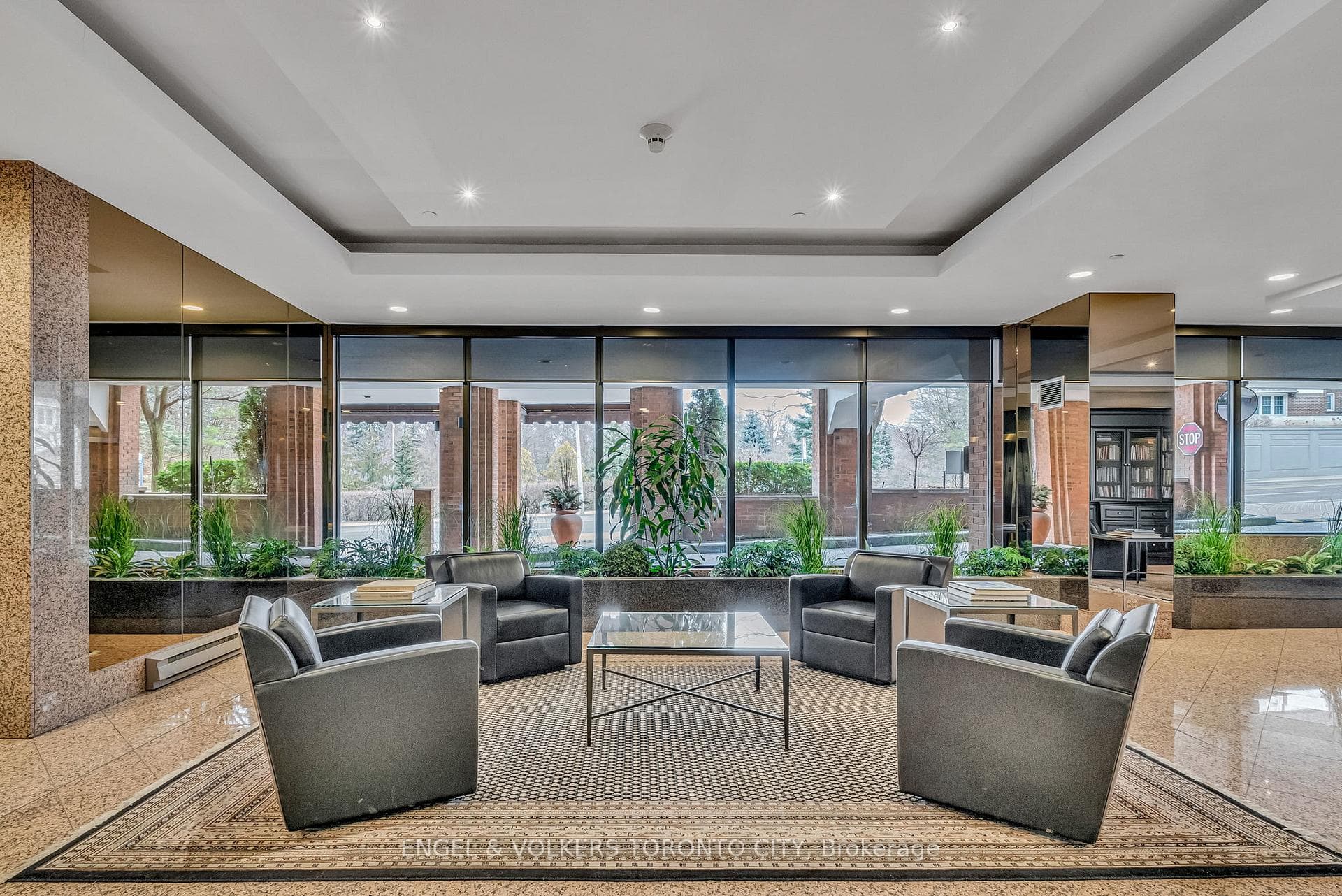 2900 Yonge Street photo 5