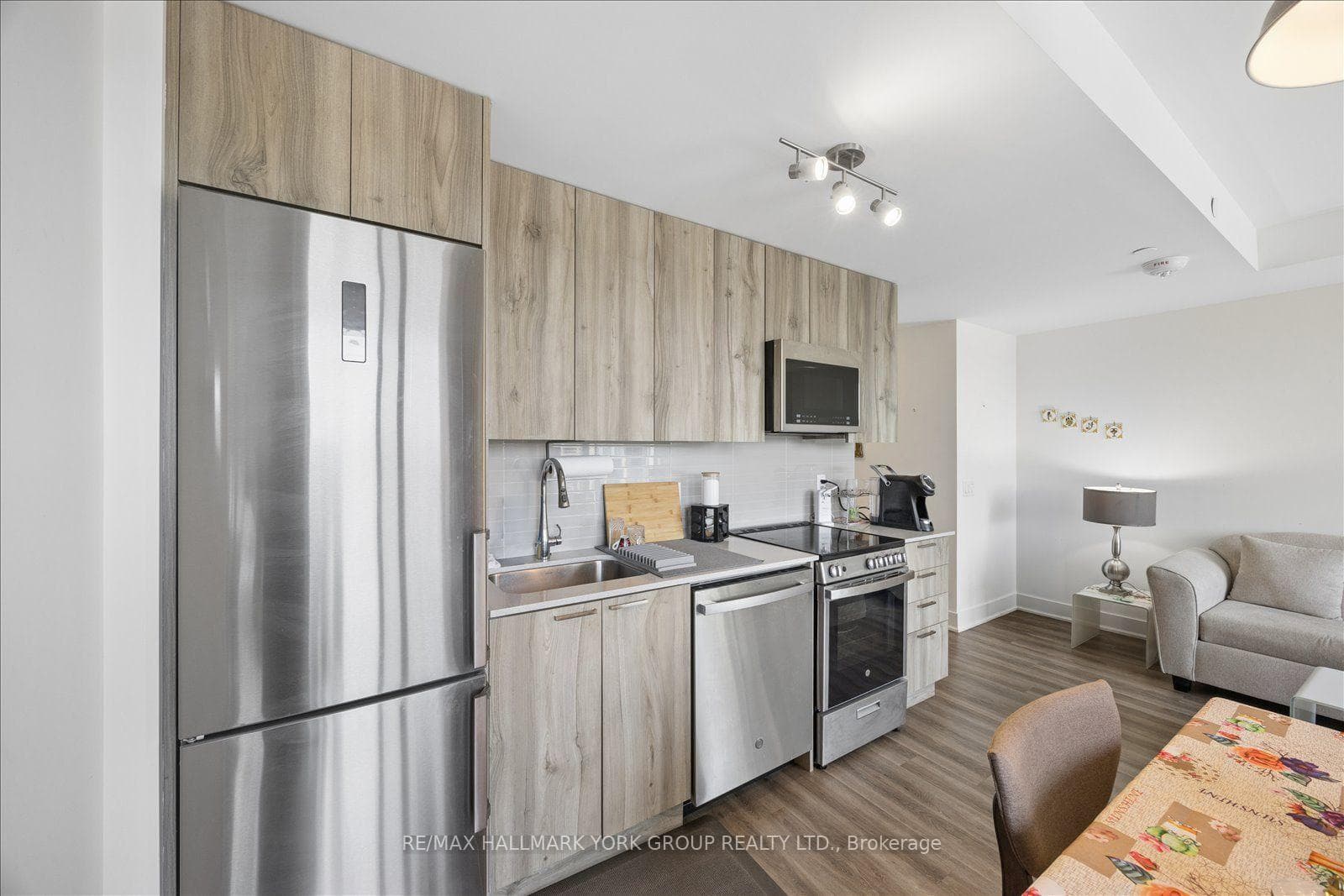 185 Deerfield Road Unit 420 photo 10