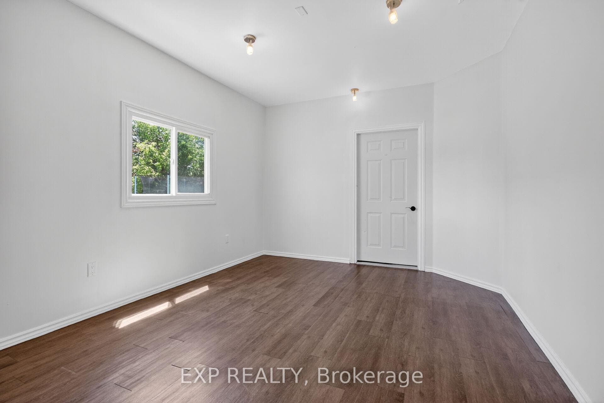 338 William Street photo 26