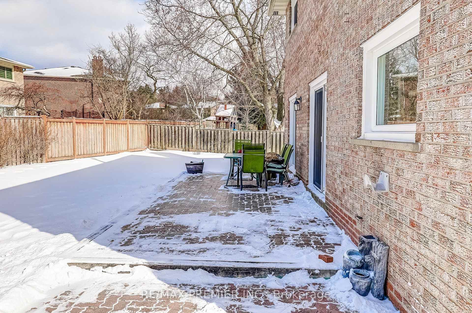 22 Whiteoak Court photo 43