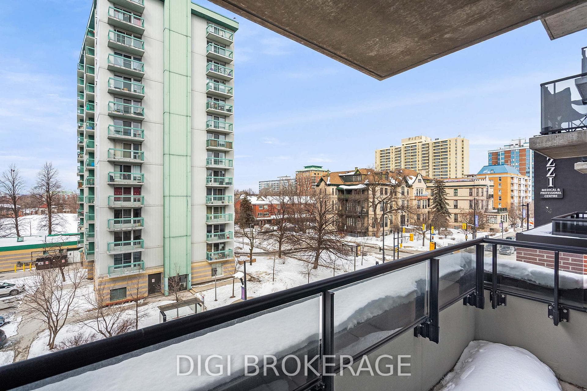 560 Rideau Street Unit 413 photo 27