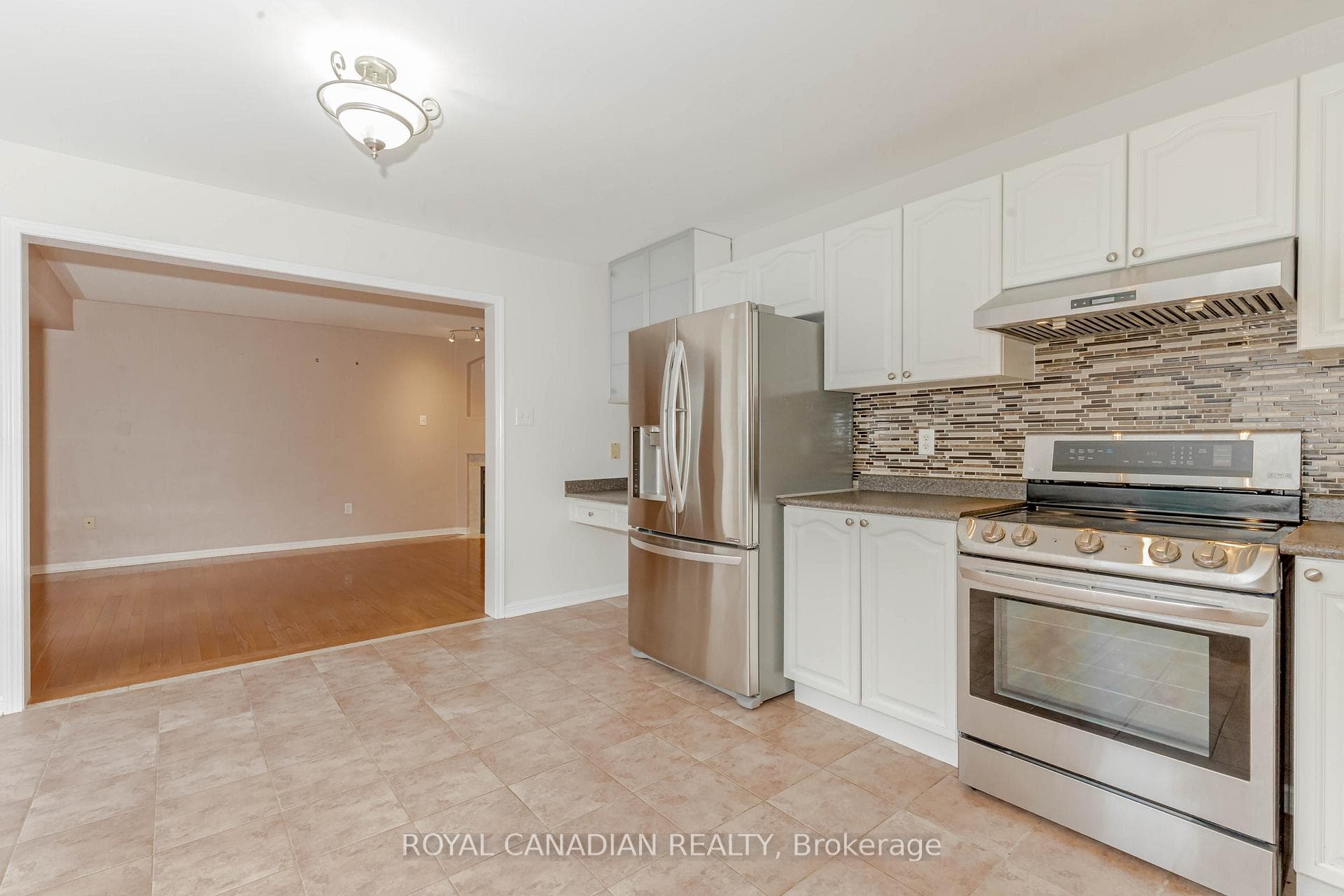 2543 Nettlecreek Crescent photo 12