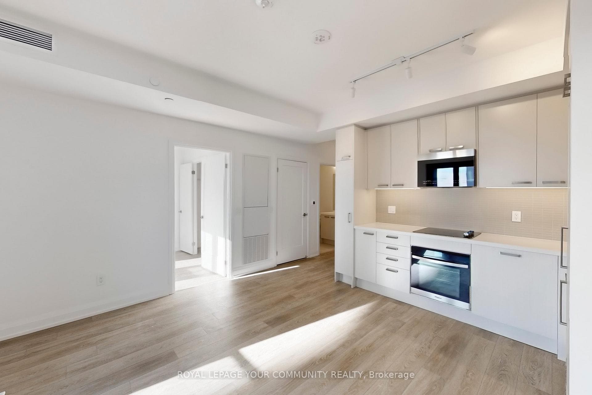 20 Soudan Avenue Unit 2504 photo 8