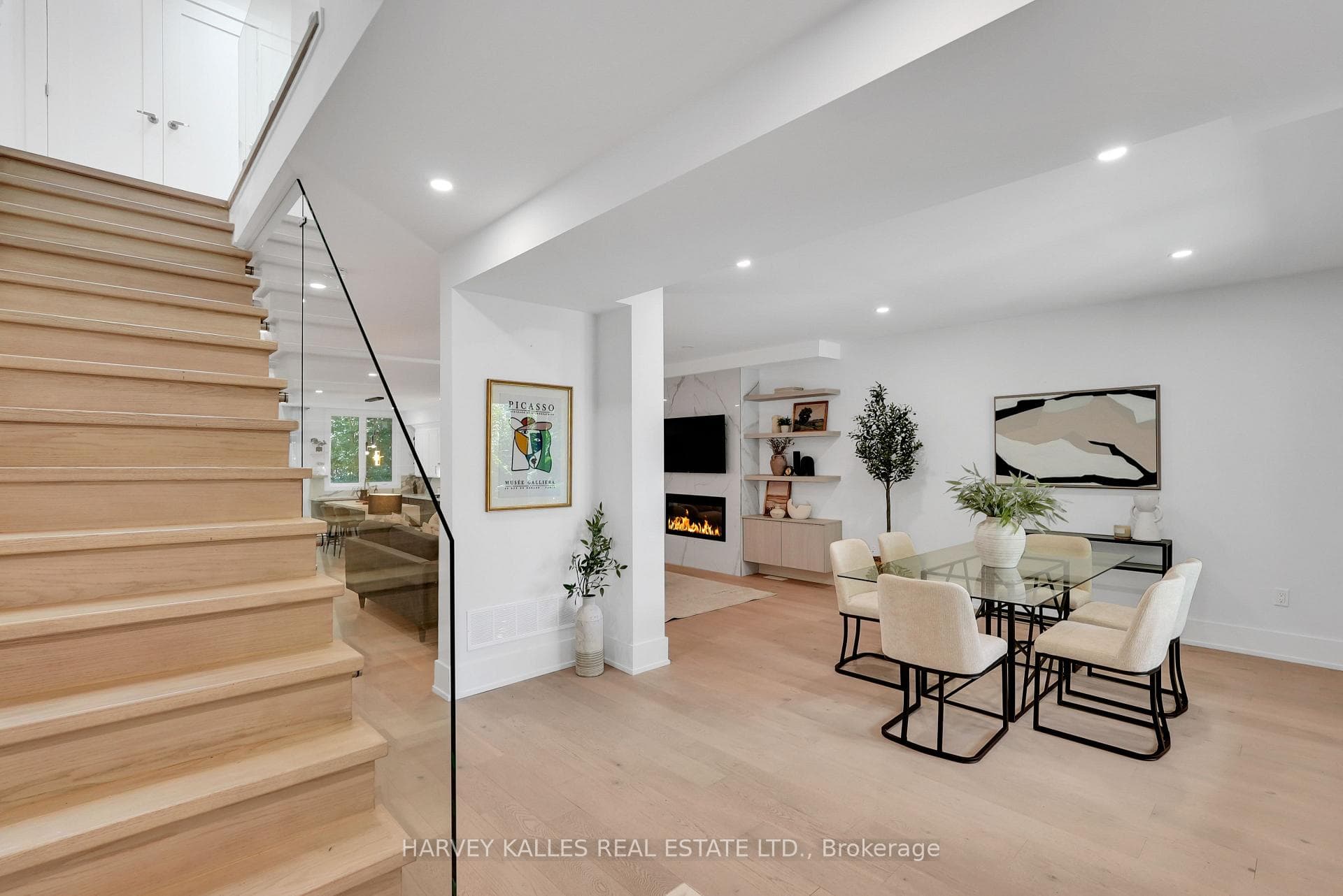 253 Albany Avenue photo 10