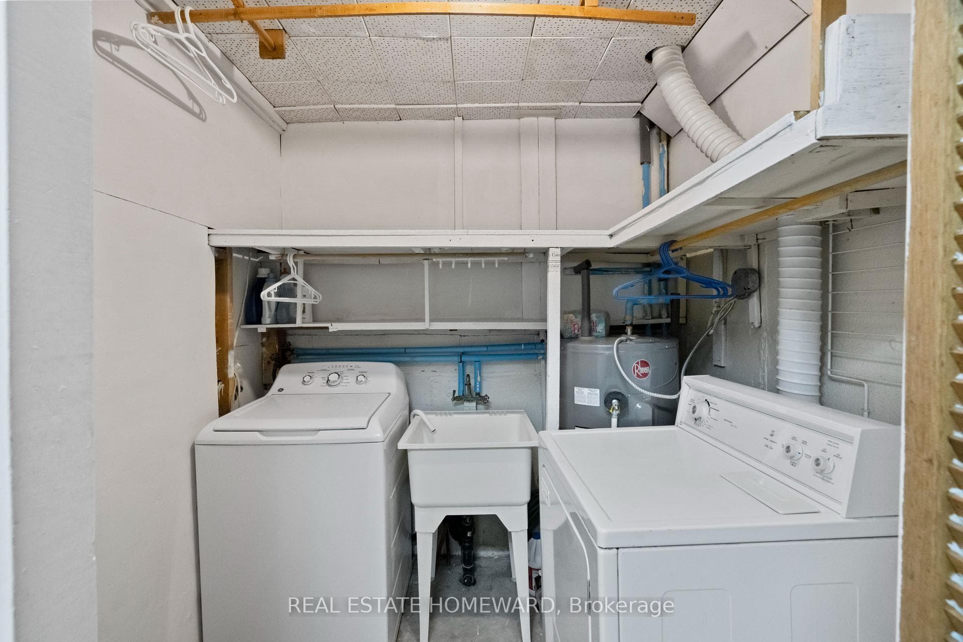 70 Stanley Terrace photo 33