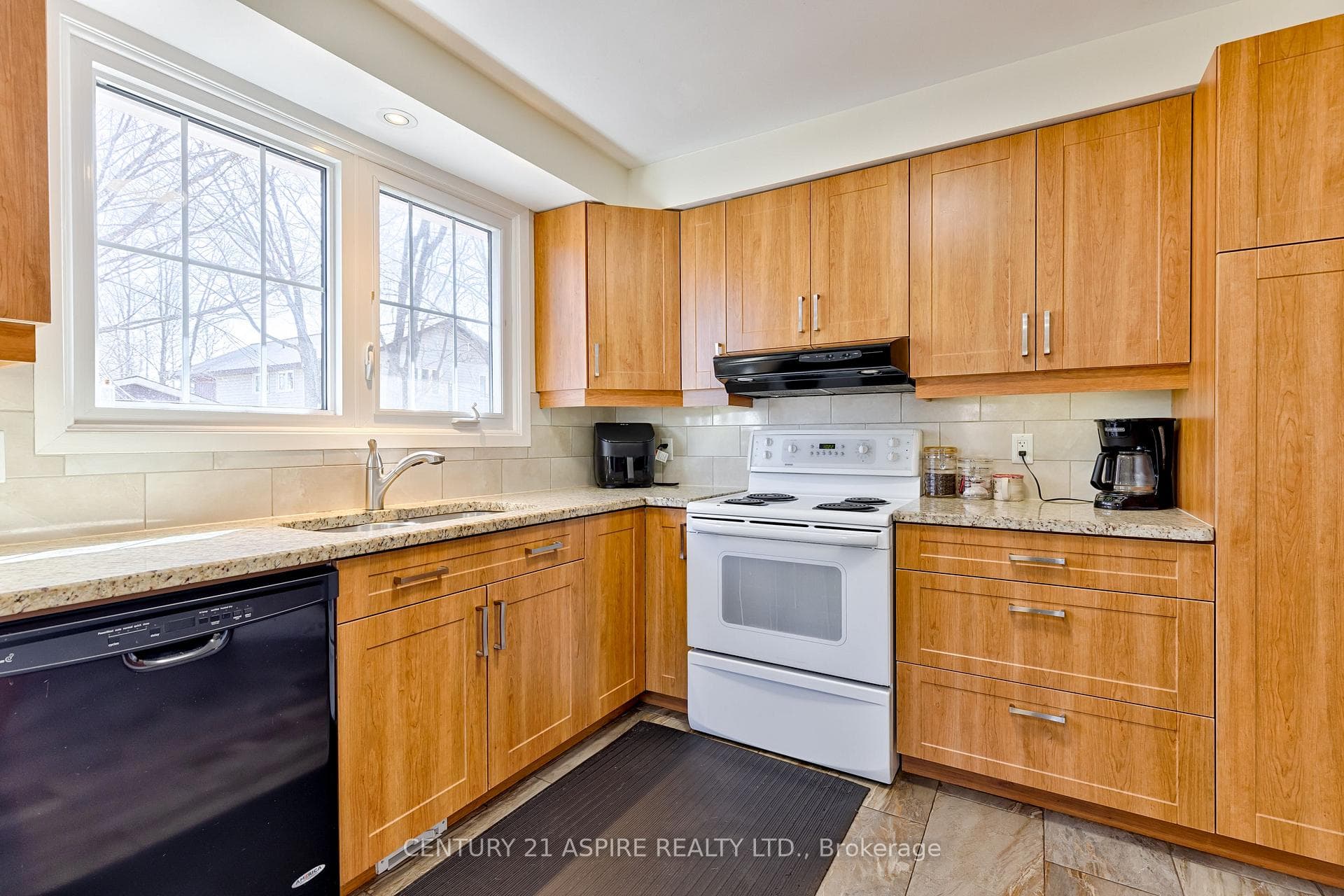 15 Roy Street photo 20