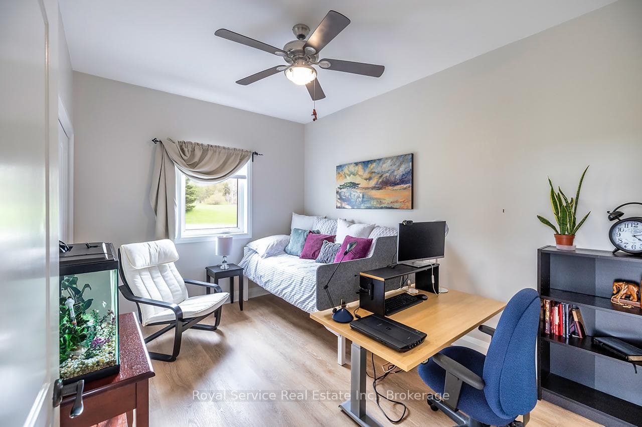 709 Carveth Drive photo 24