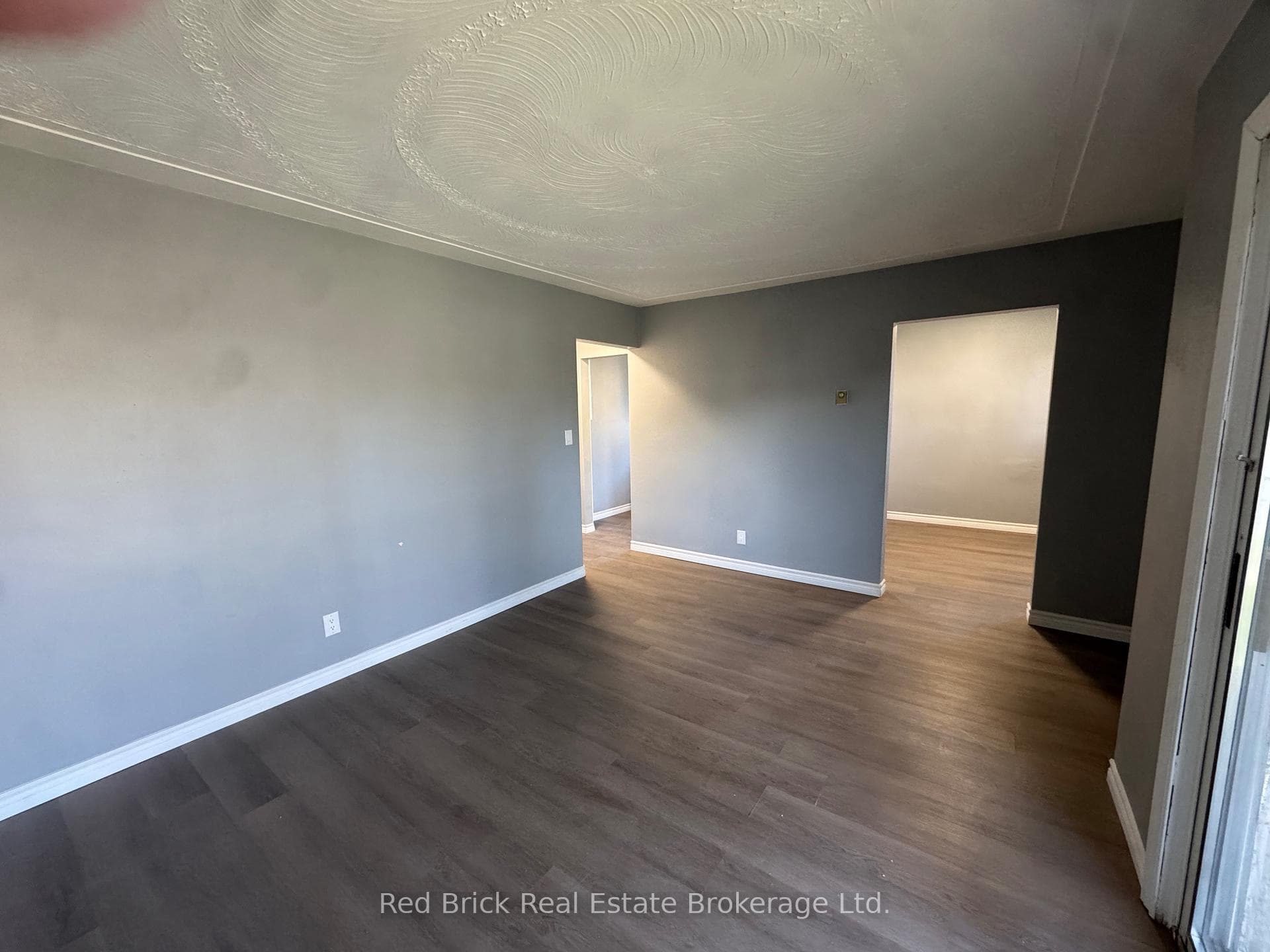 204 Veronica Drive photo 9