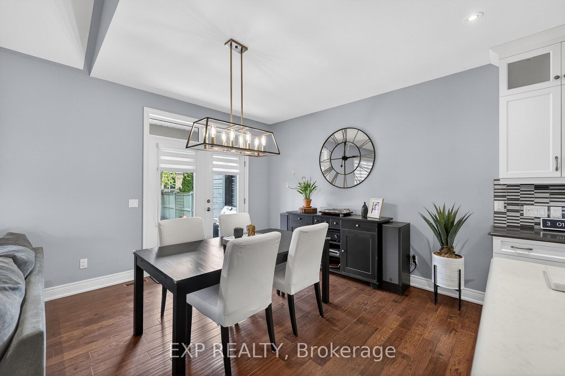 8736 Angie Drive photo 16