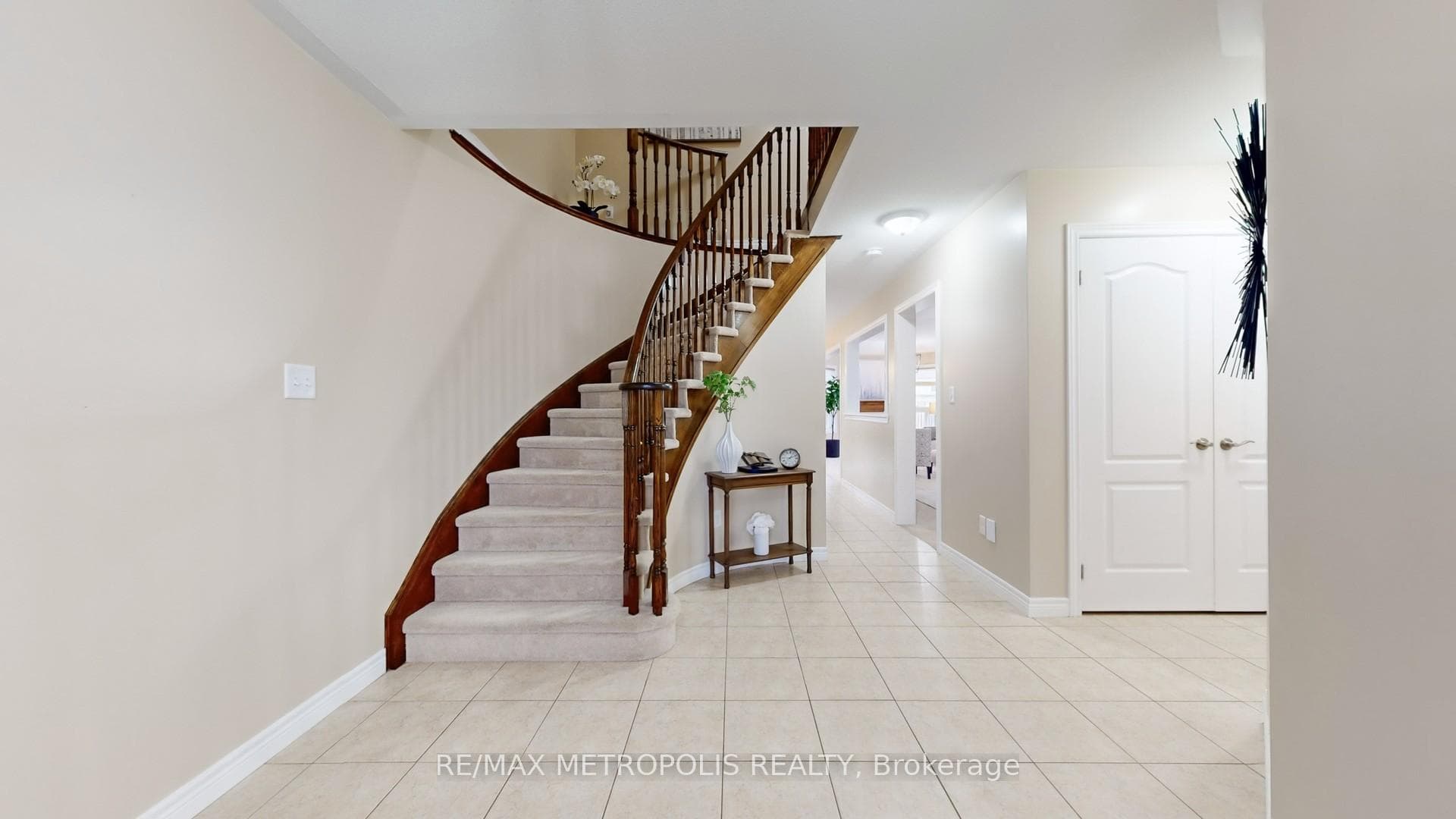 192 Avondale Drive photo 11