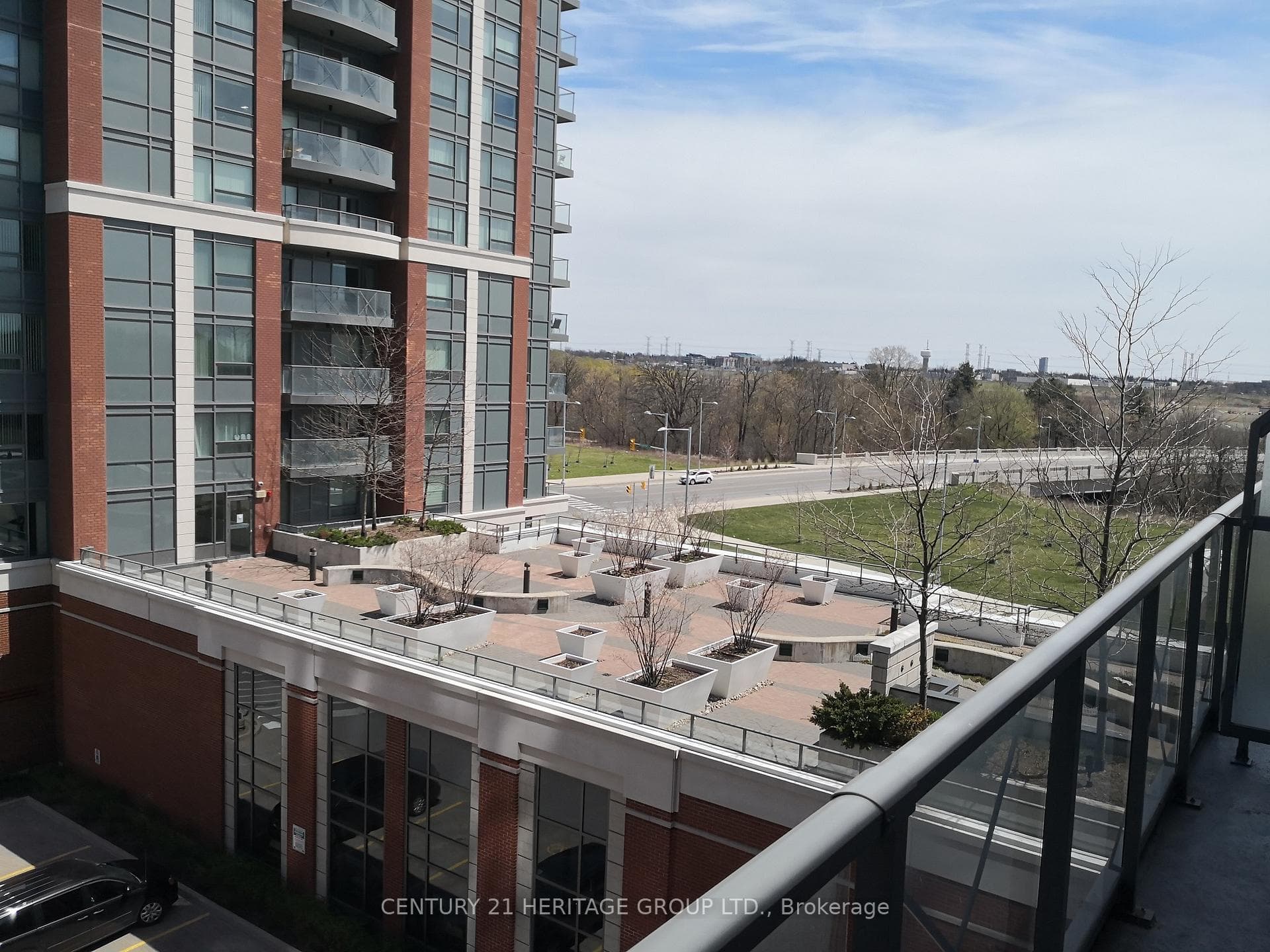 1 Uptown Drive Unit 605 photo 8