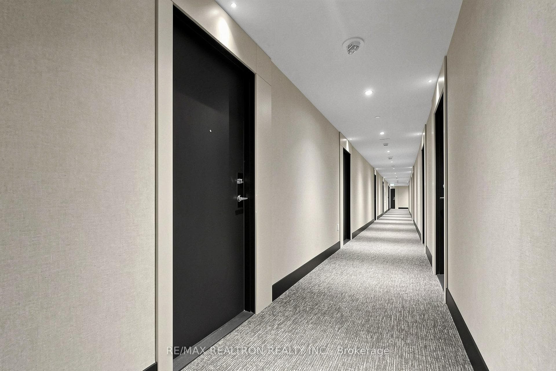 250 Lawrence Avenue Unit 701 photo 11