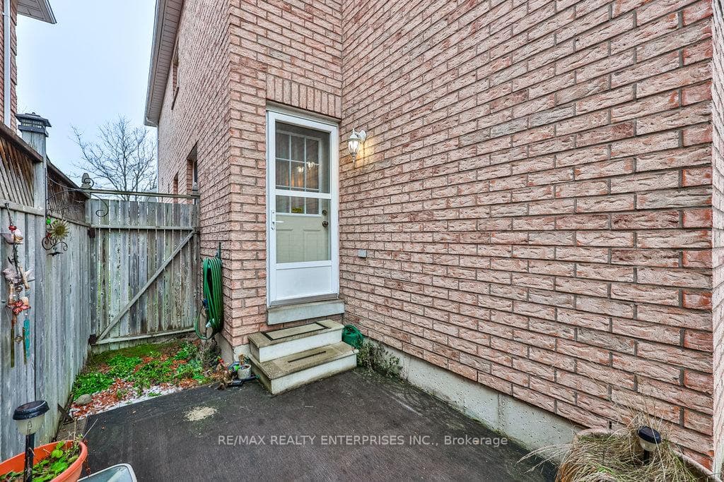 3 Jack Kenny Court photo 25