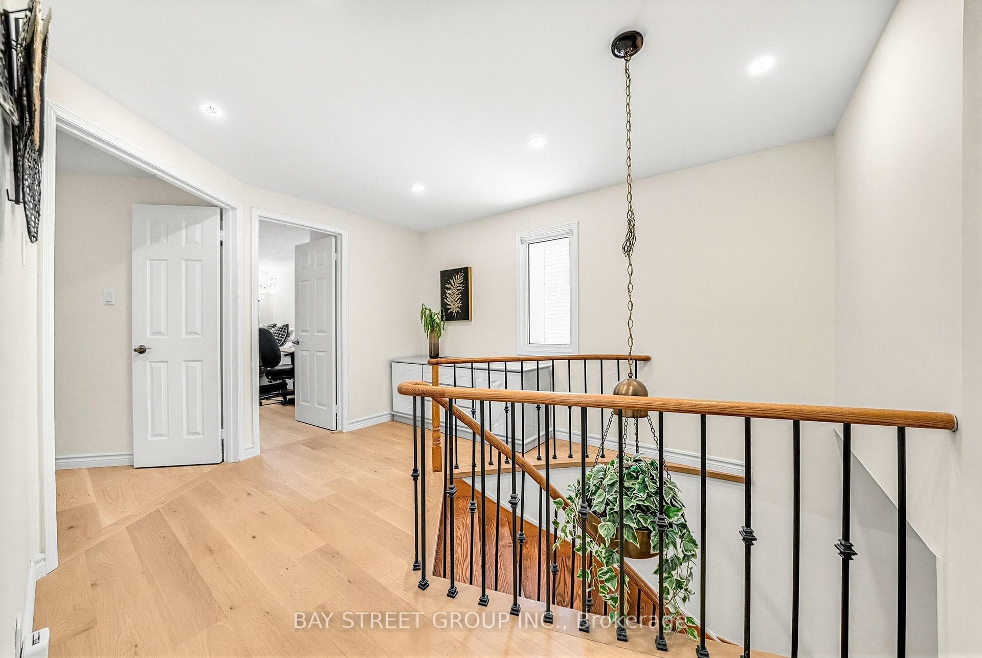 145 Sandyhook Square photo 17