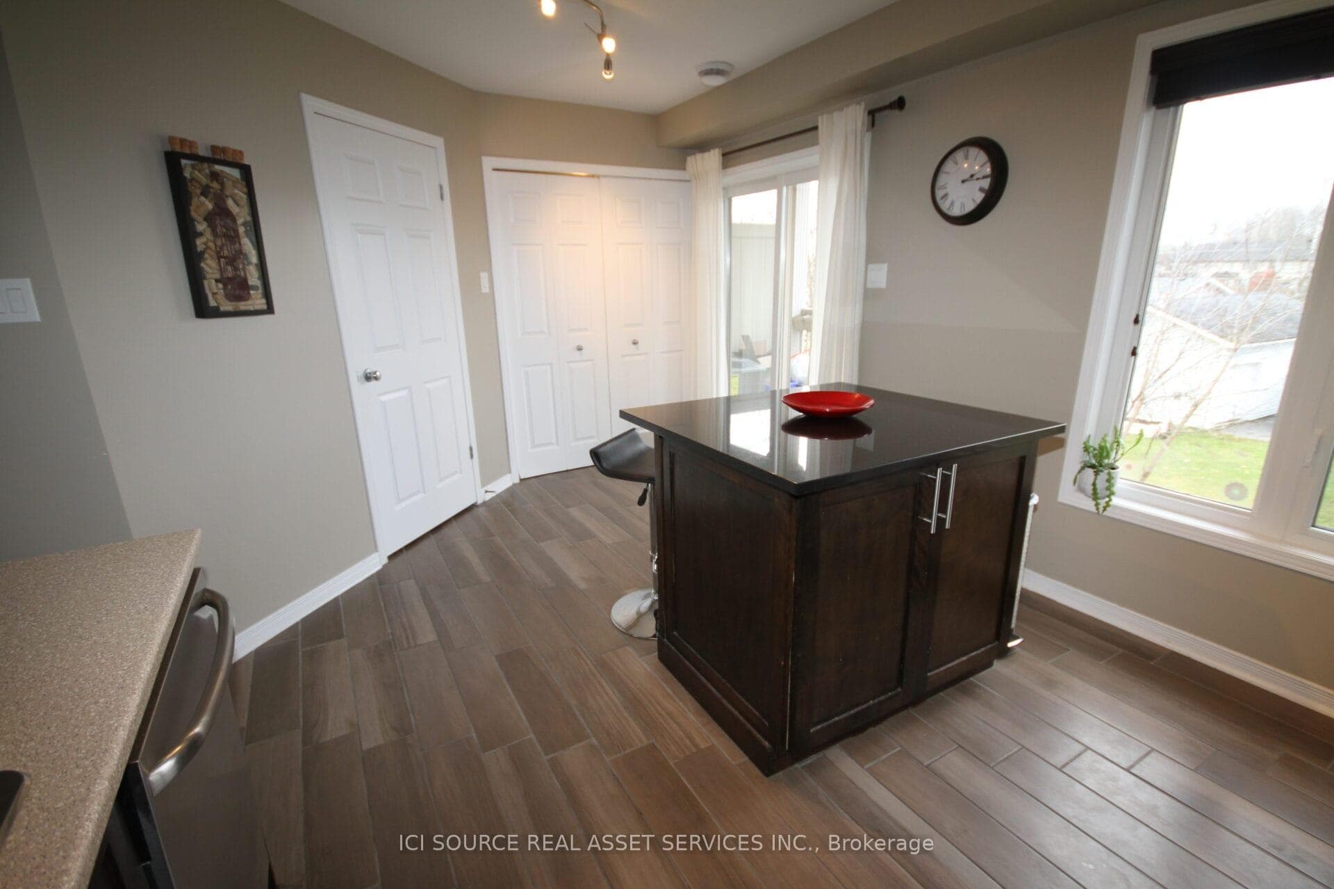 368 Galston Private photo 9