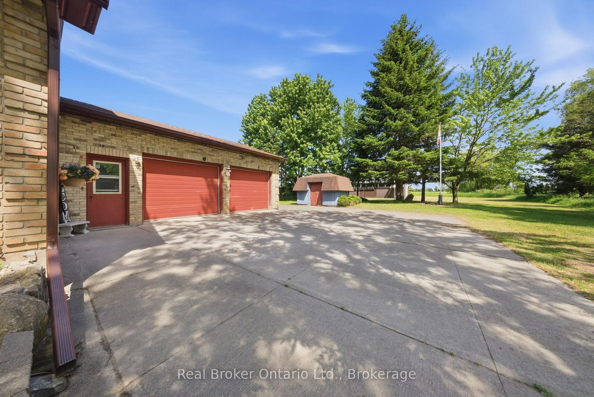800 Tremaine Avenue photo 40